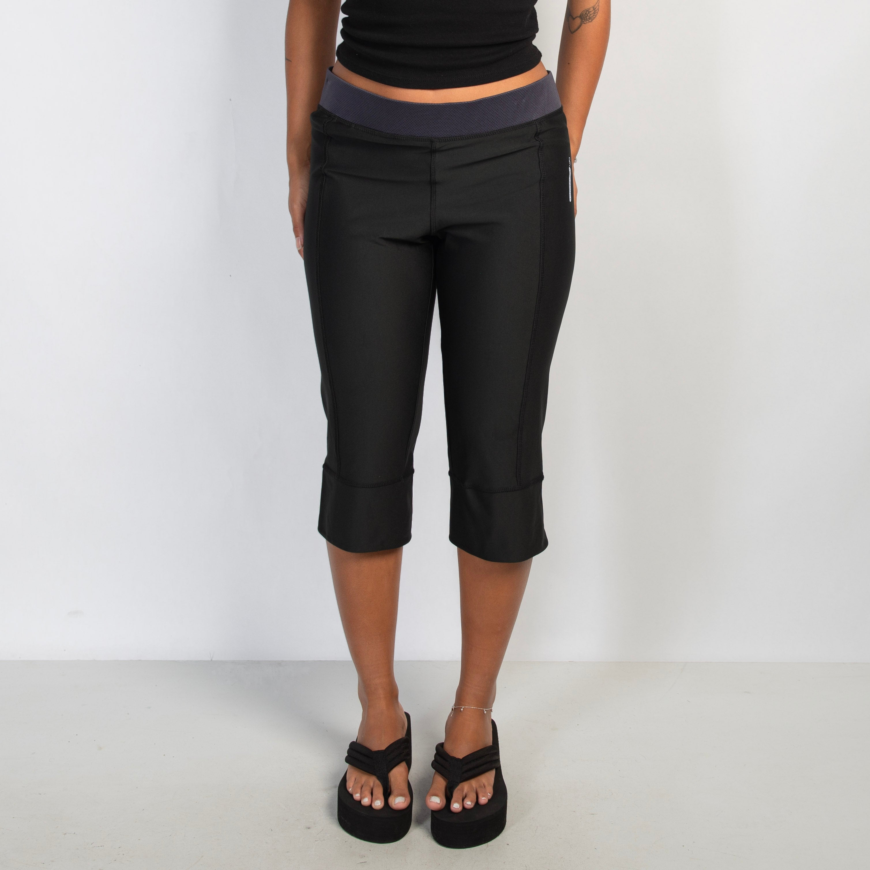 KICK FLARE CAPRI TIGHTS