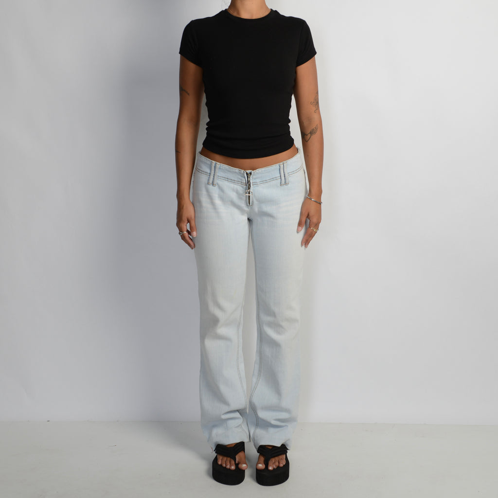 LIGHT WASH BOOTCUT JEANS