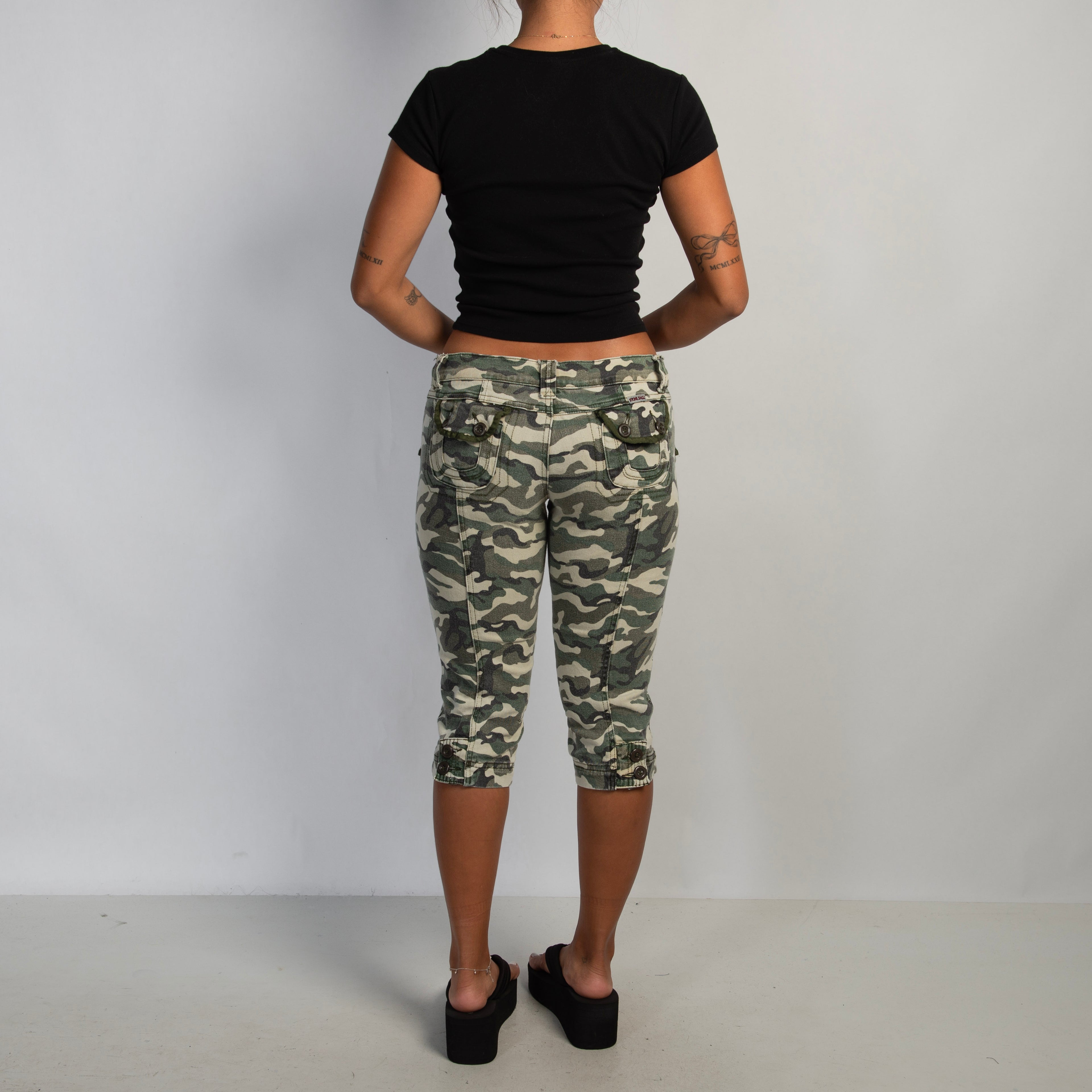GREEN CAMOUFLAGE CAPRI JEANS