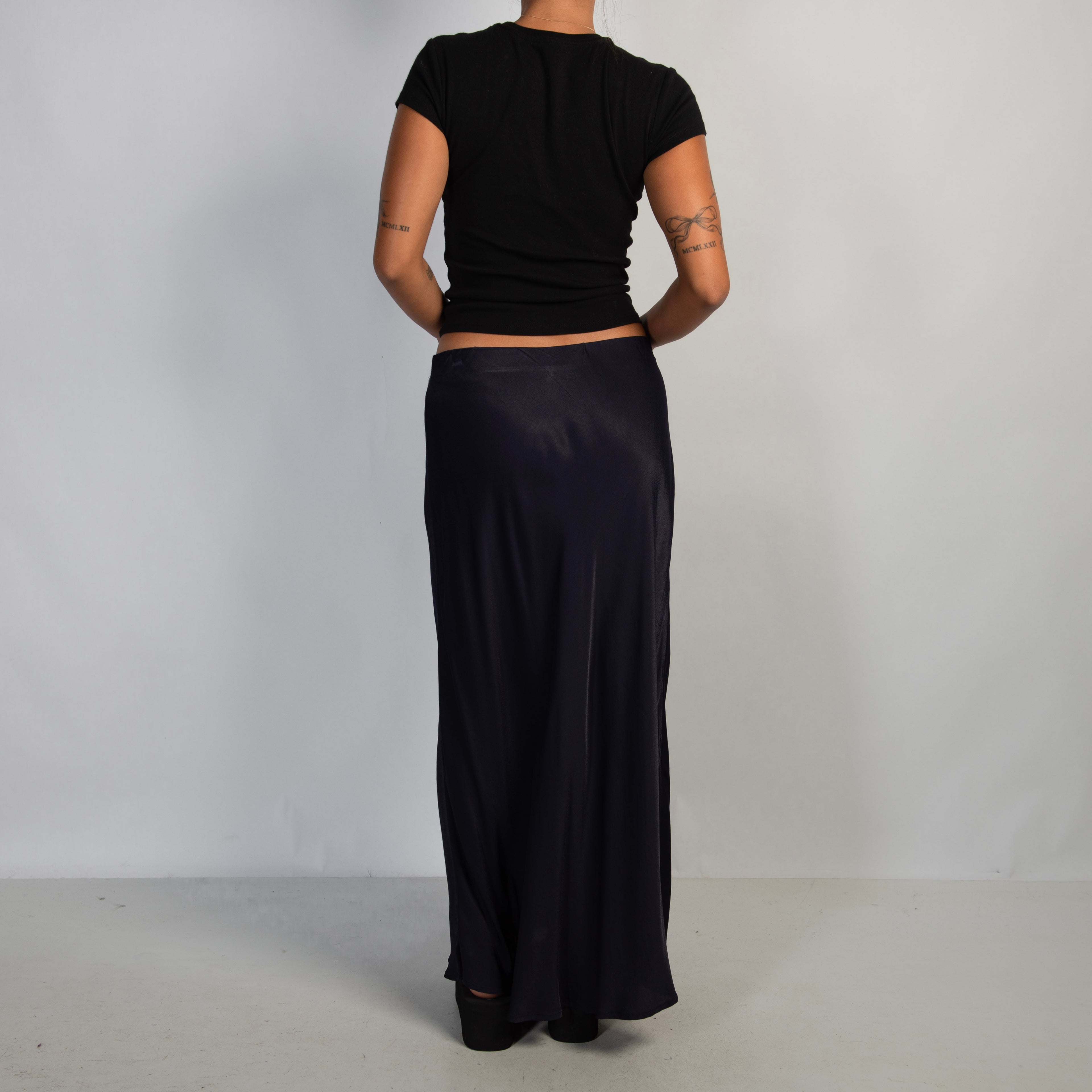 NAVY LONGLINE SKIRT