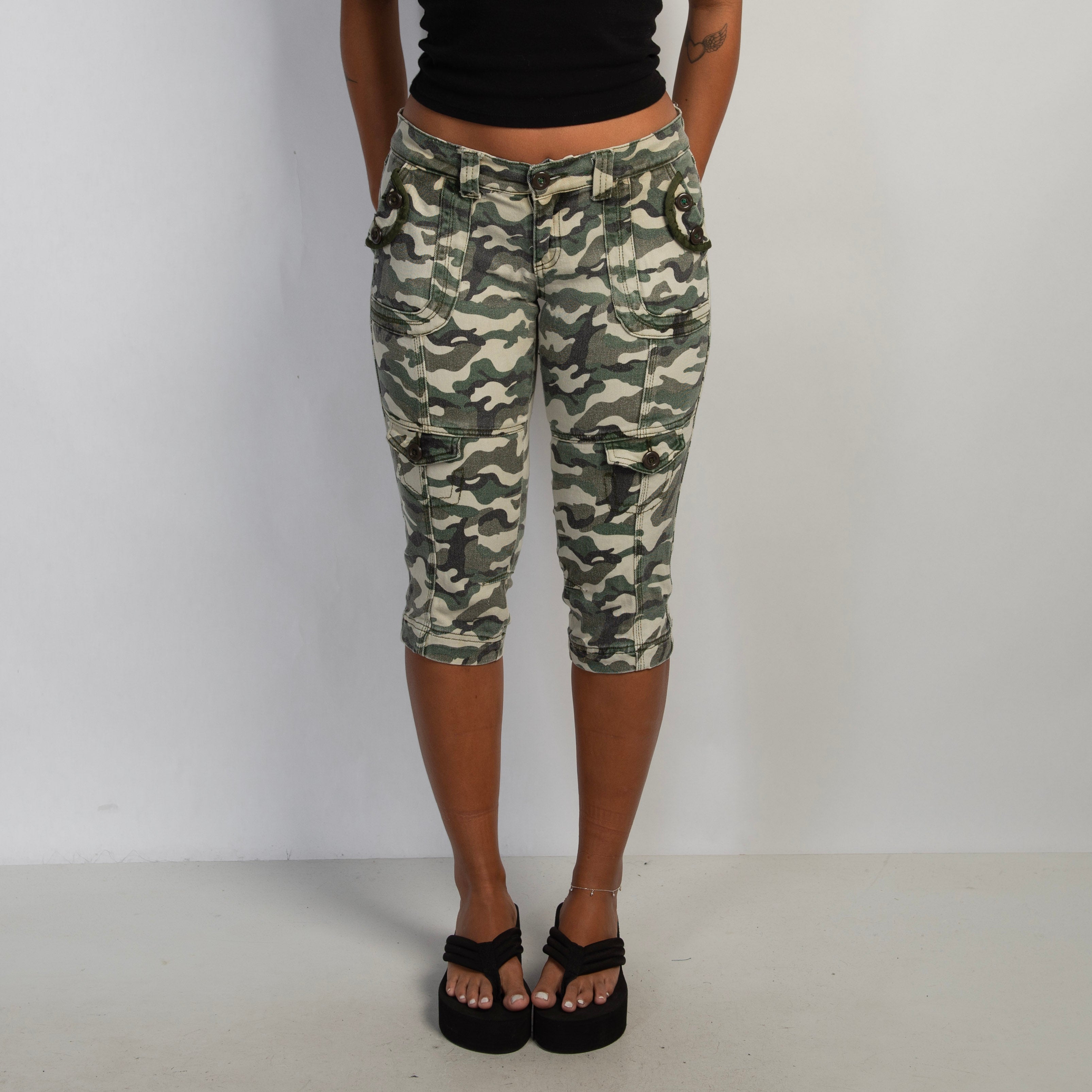 GREEN CAMOUFLAGE CAPRI JEANS