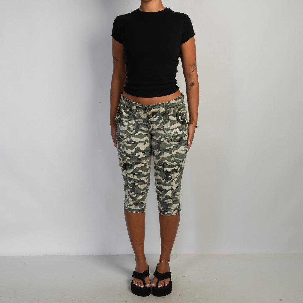 GREEN CAMOUFLAGE CAPRI JEANS