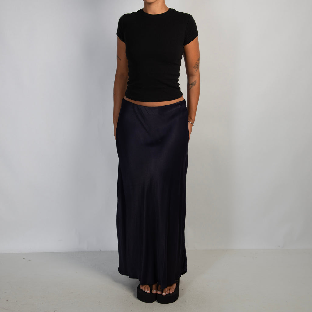NAVY LONGLINE SKIRT