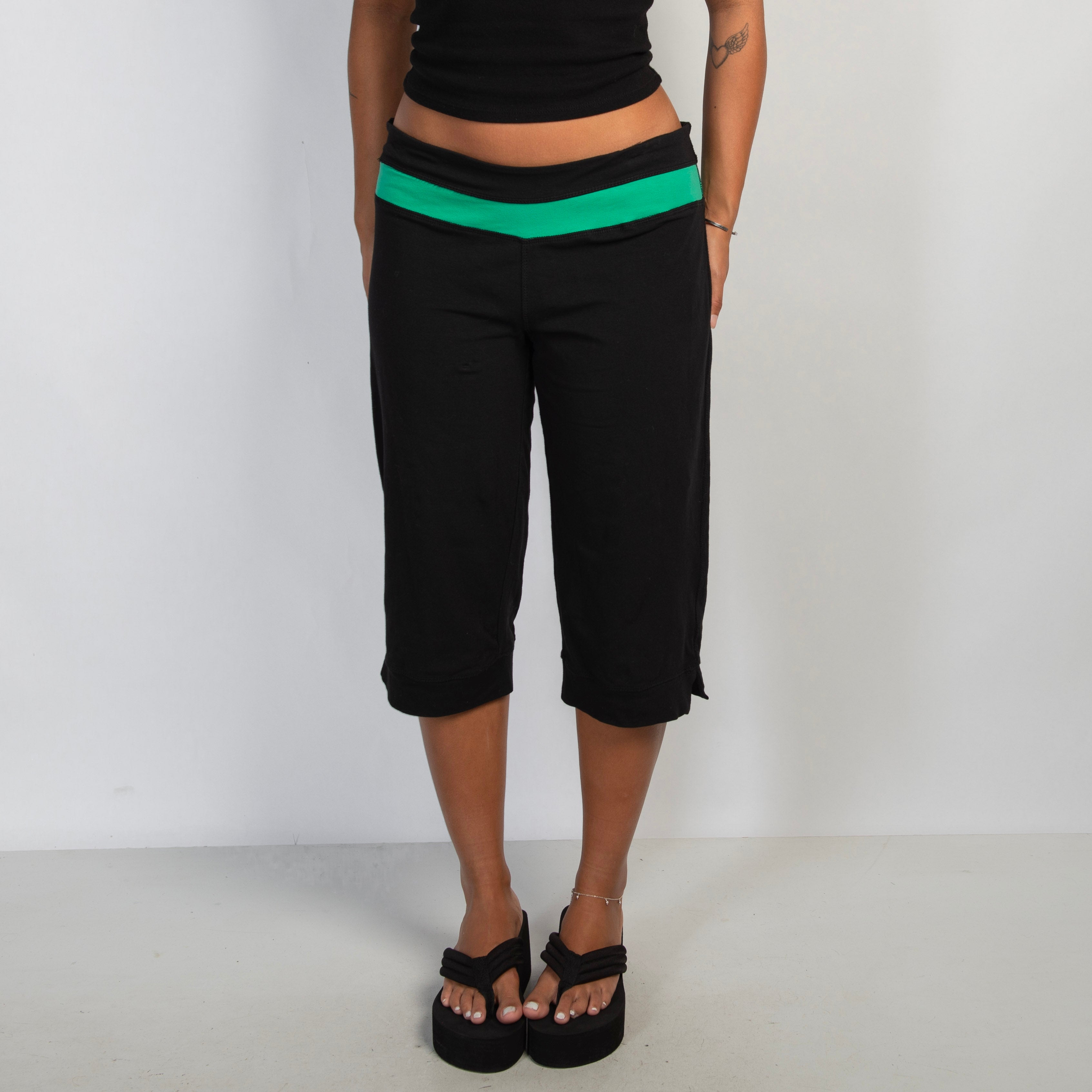 BLACK CROP LOUNGE PANTS