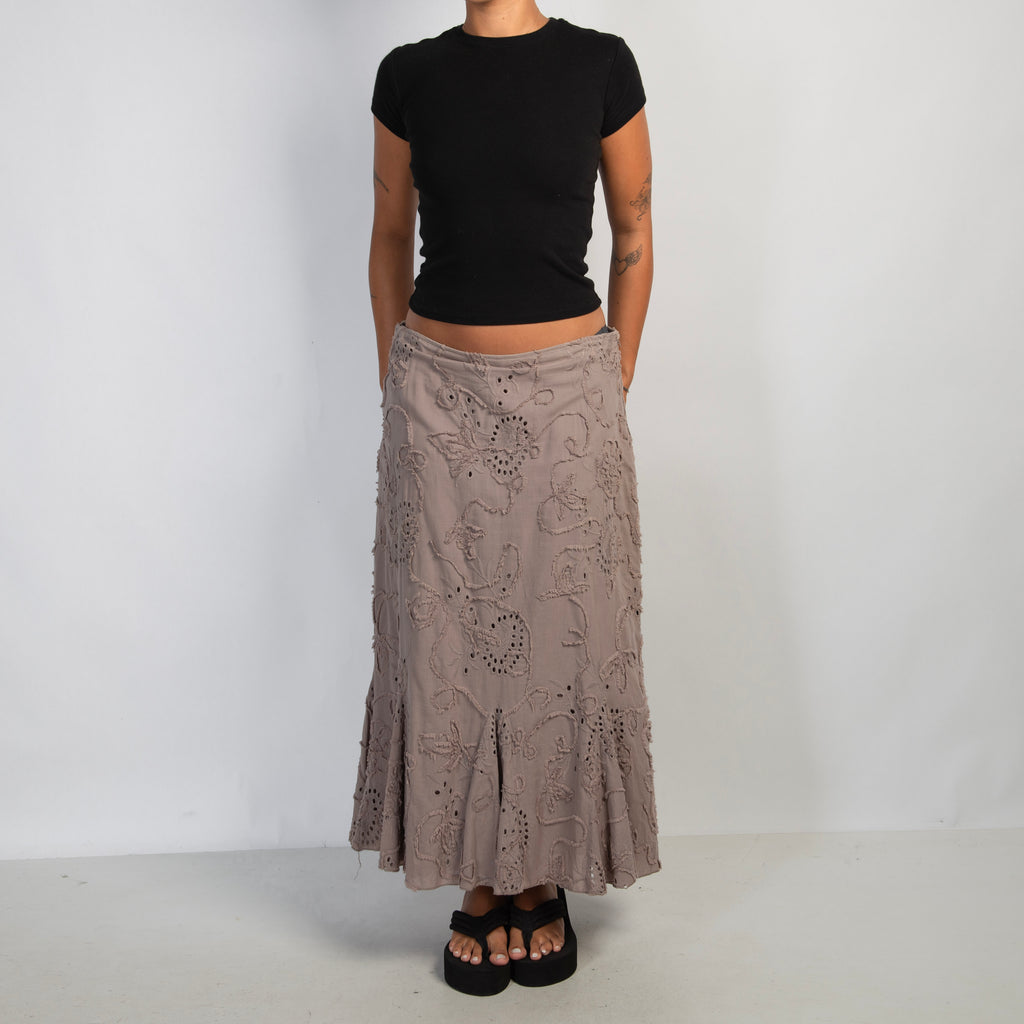 TAUPE TEXTURED FLORAL SKIRT