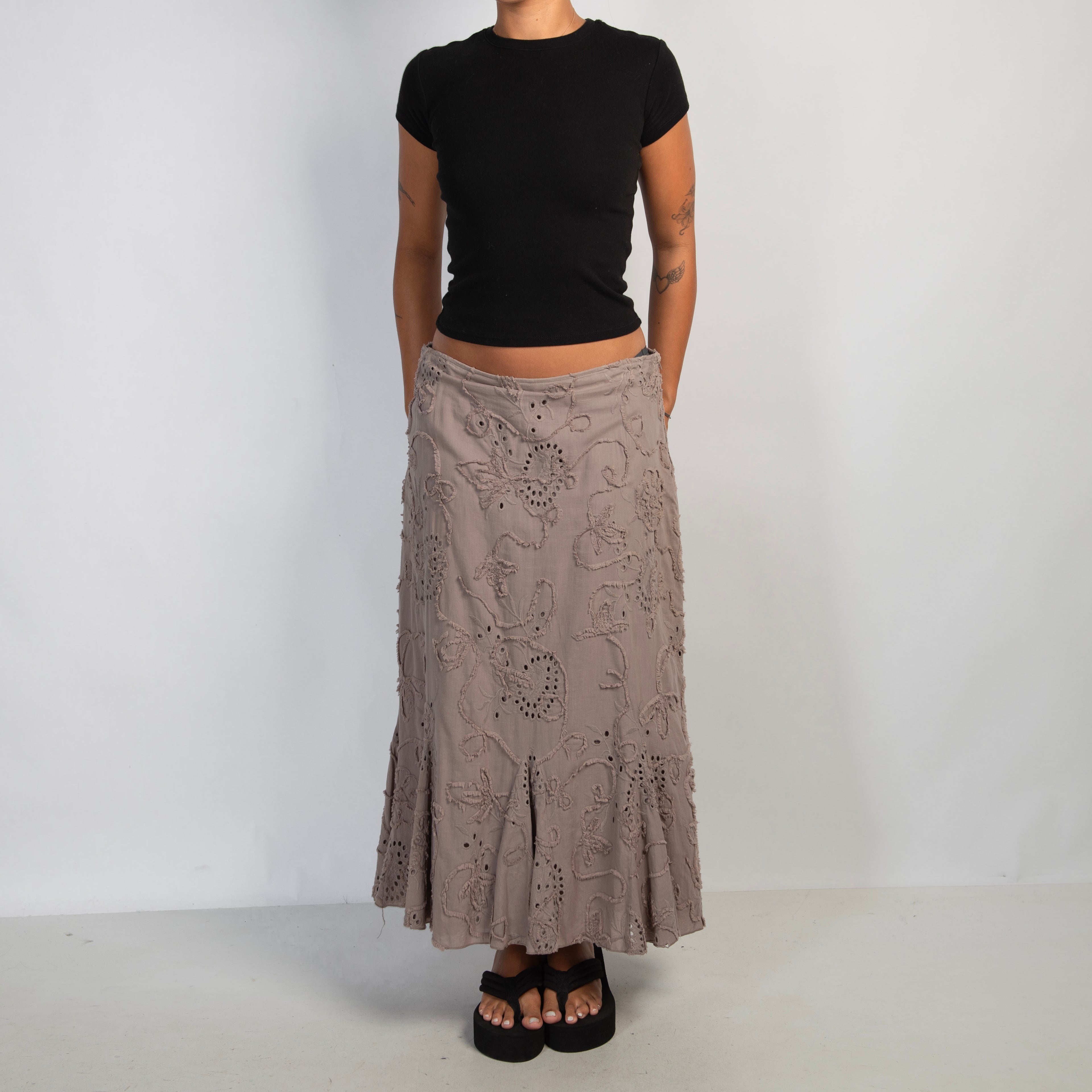 TAUPE TEXTURED FLORAL SKIRT