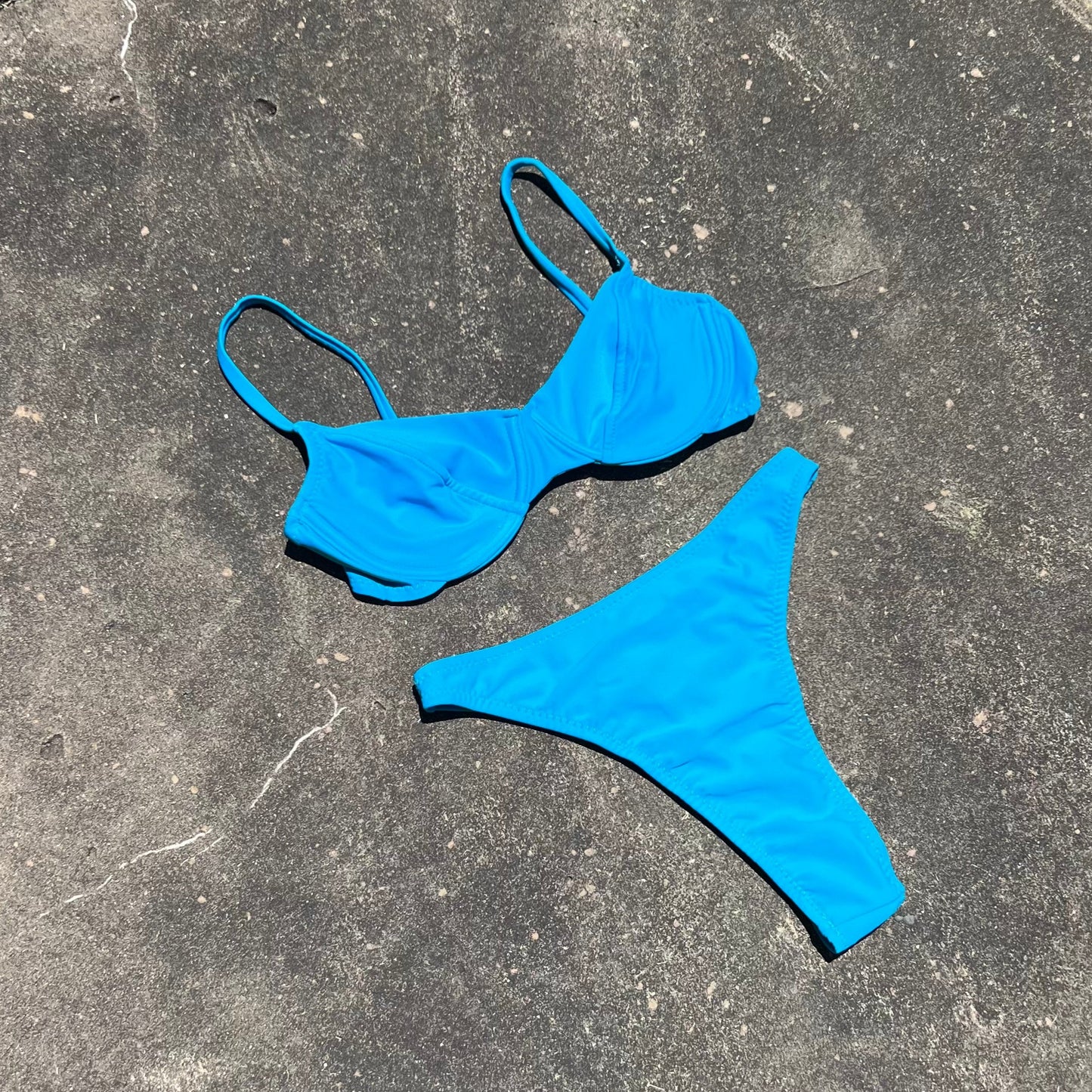 AZURE UNDERWIRE BIKINI TOP