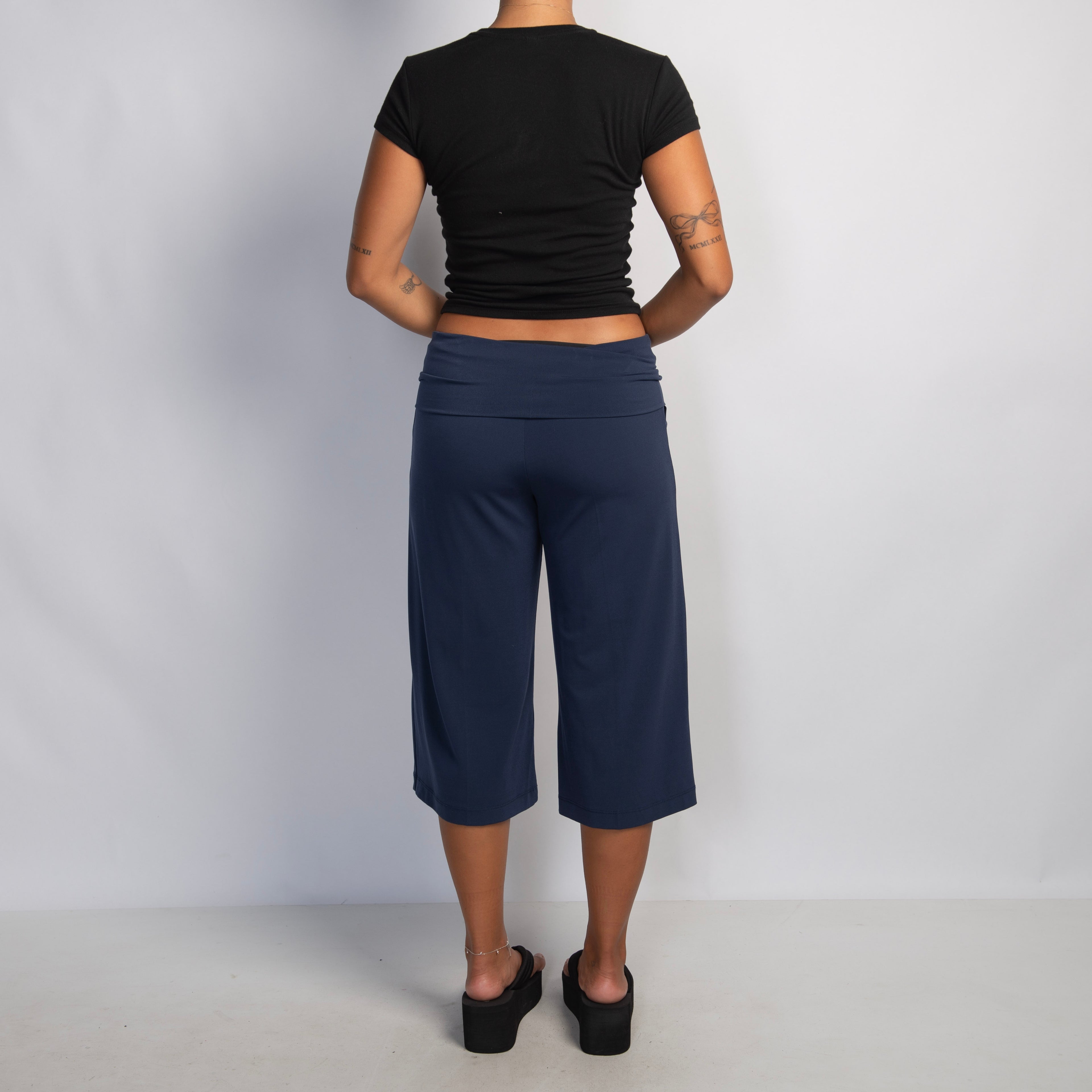 NAVY CROP WIDE LEG PANTS