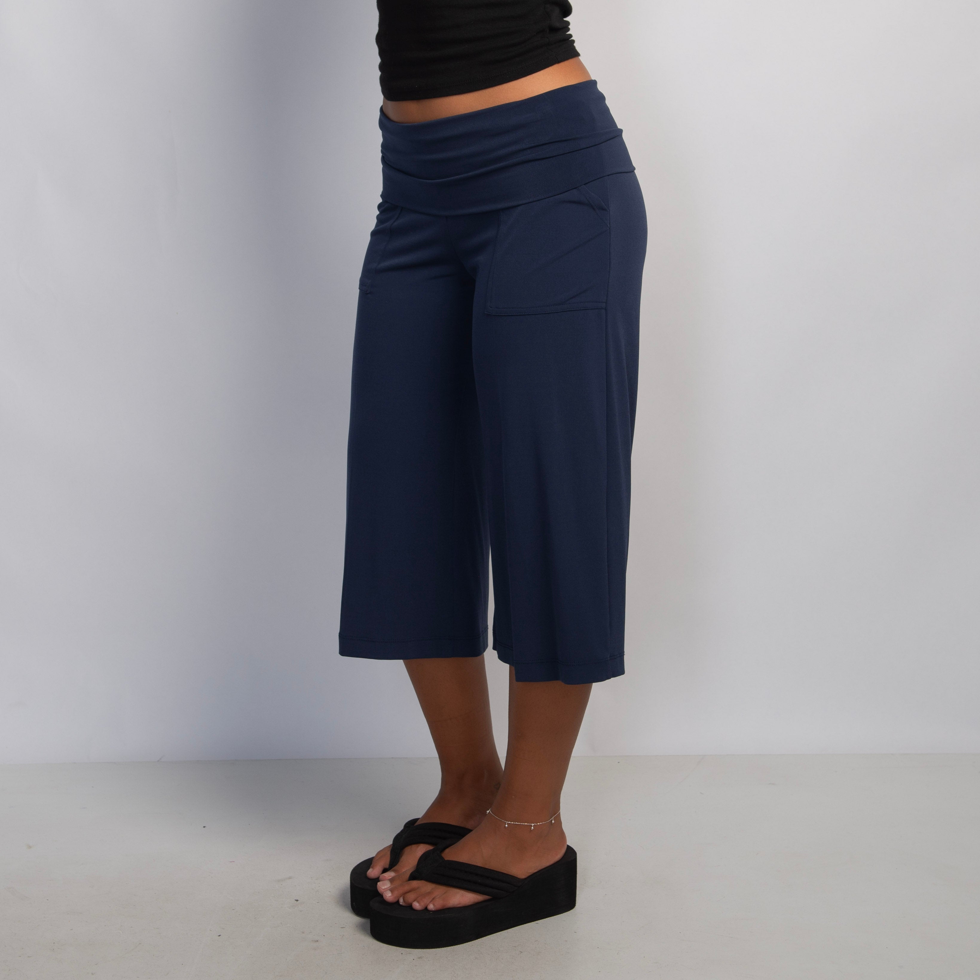 NAVY CROP WIDE LEG PANTS