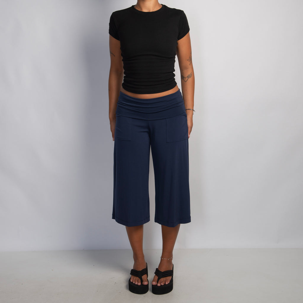 NAVY CROP WIDE LEG PANTS