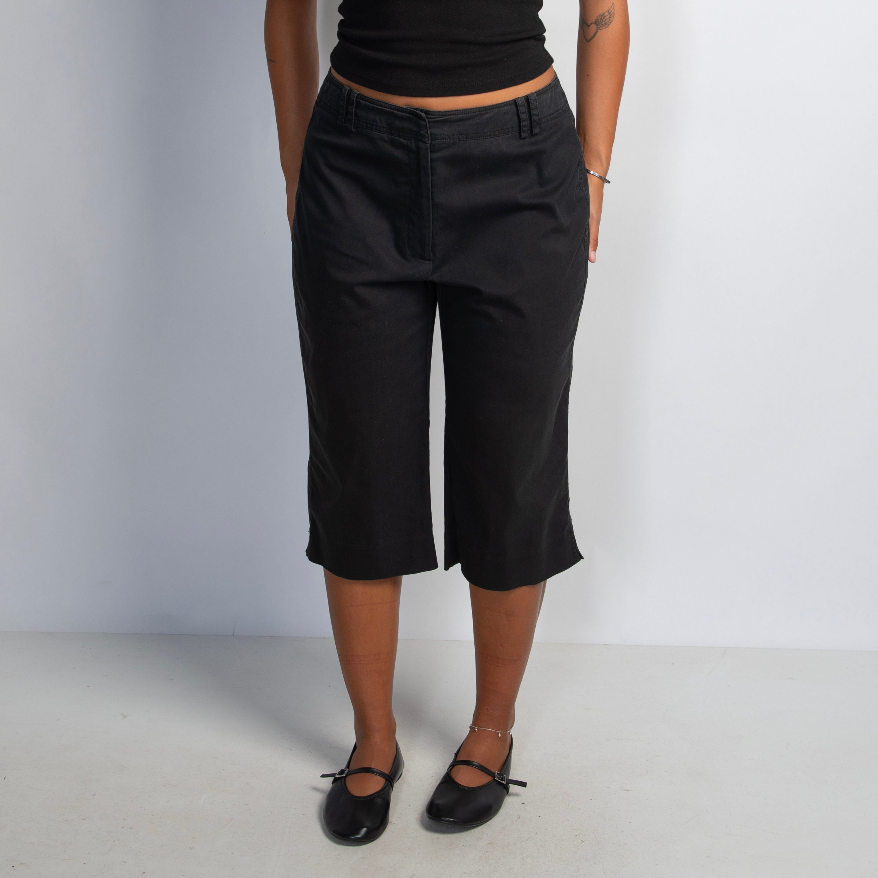 BLACK CROP PANTS