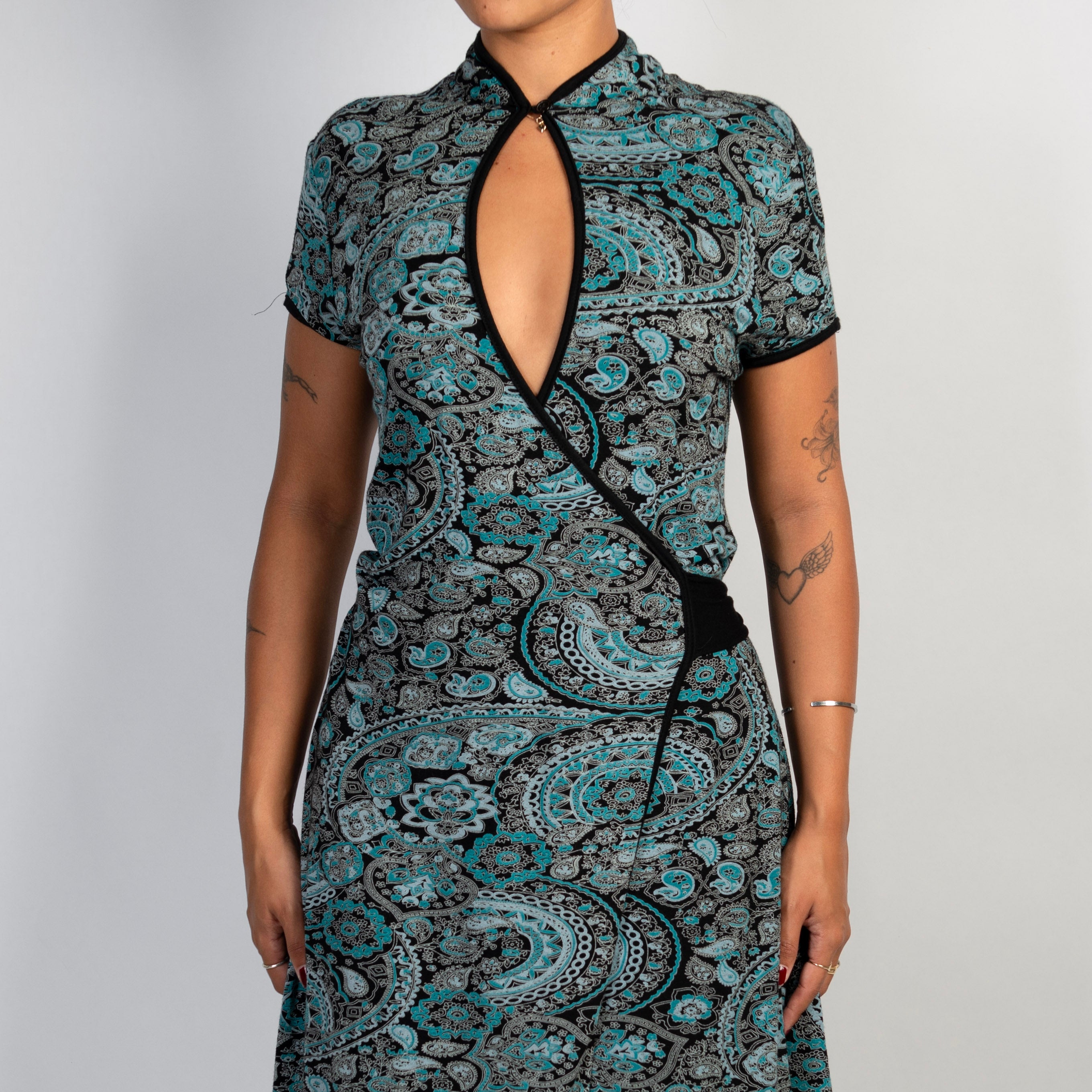 PATTERN WRAP DRESS