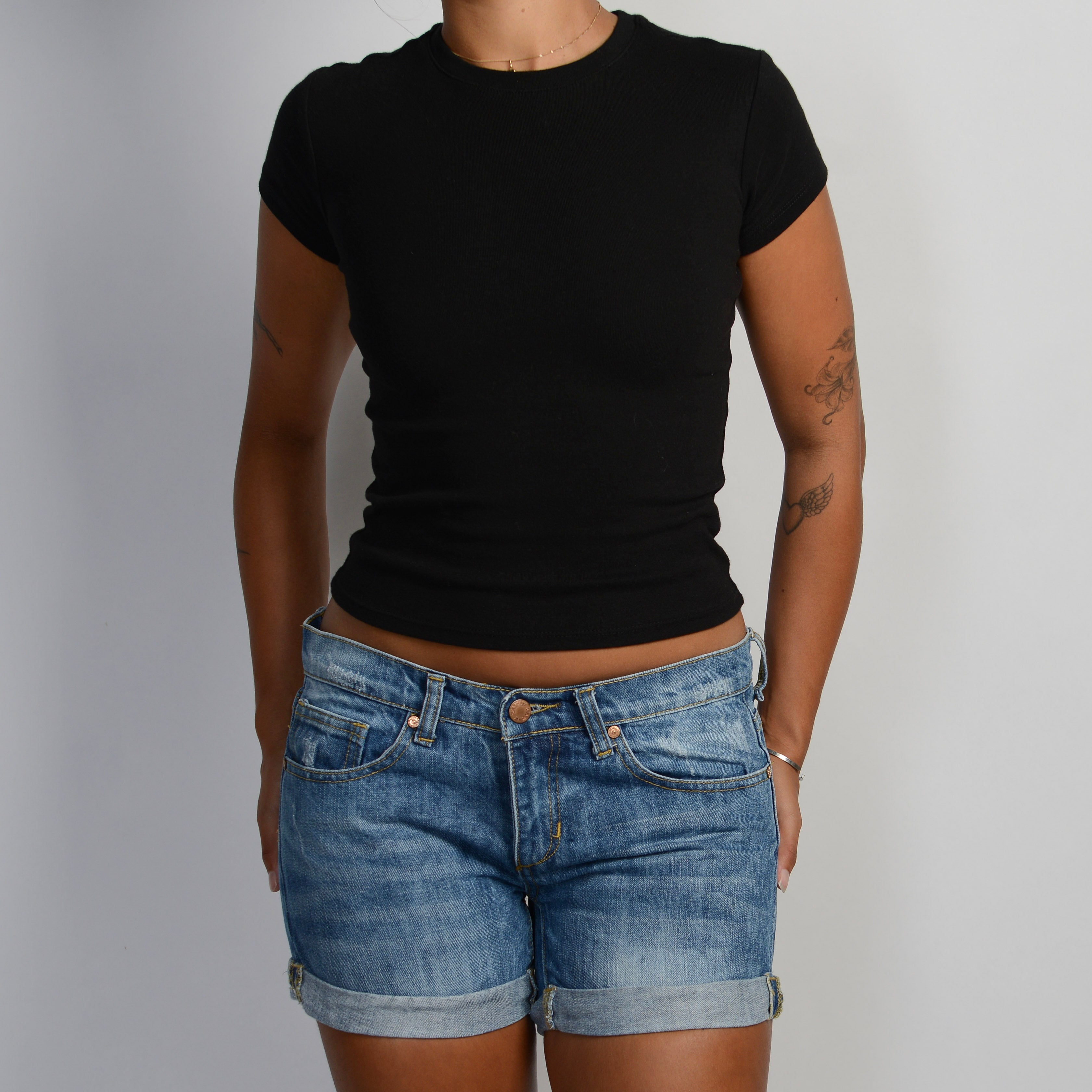 DENIM MID WASH SHORTS