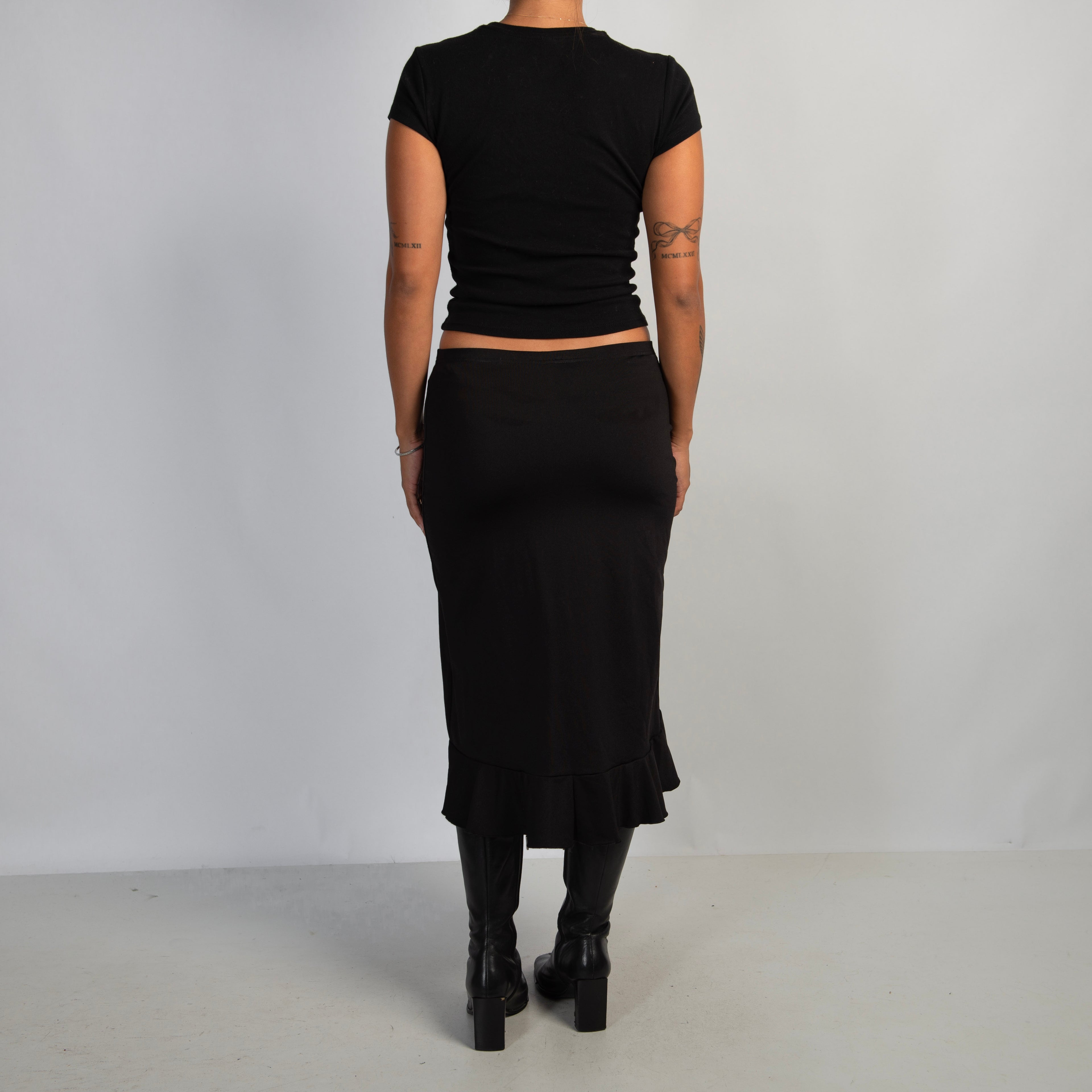 BLACK RUFFLE MIDI SKIRT