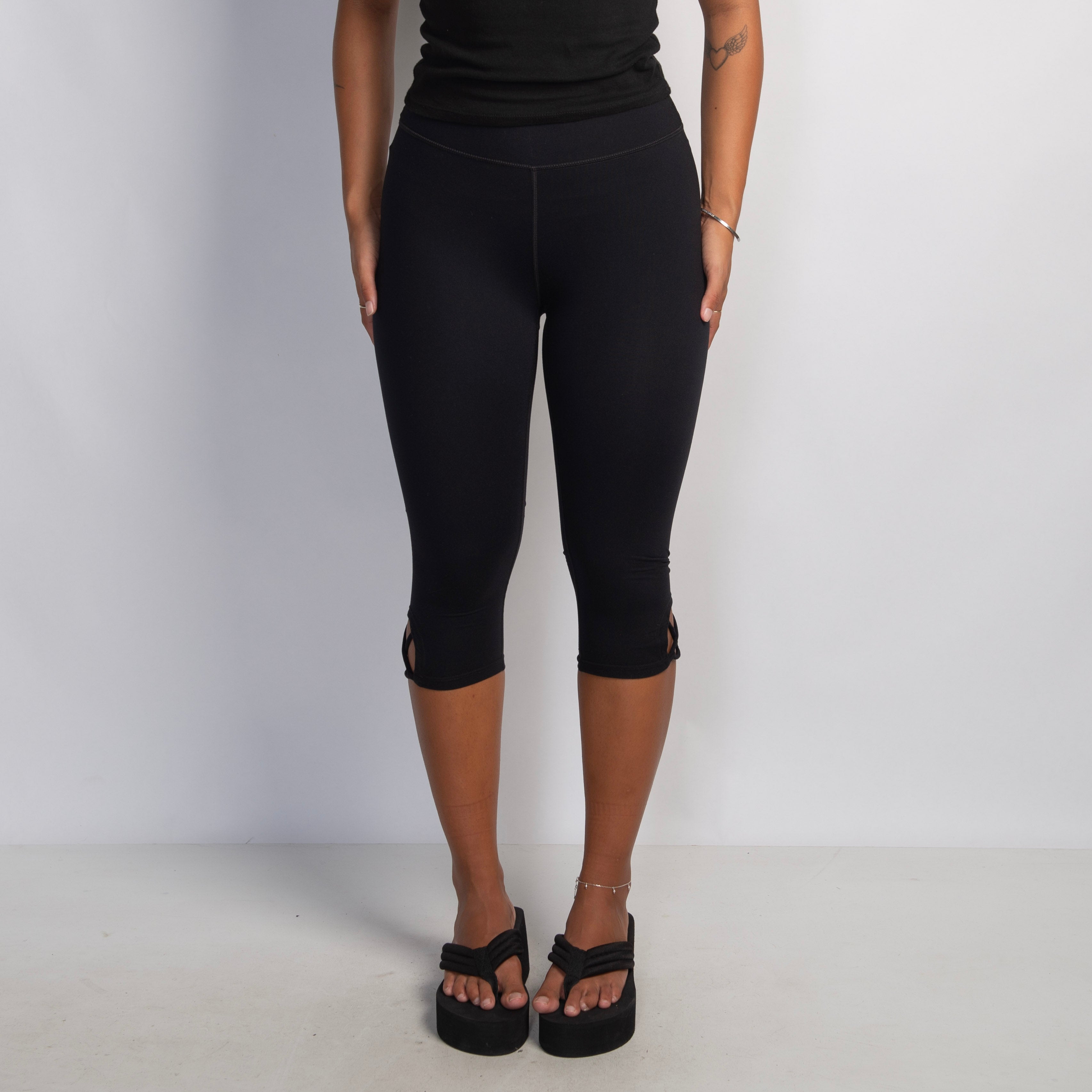 BLACK CUT OUT 3/4 TIGHTS