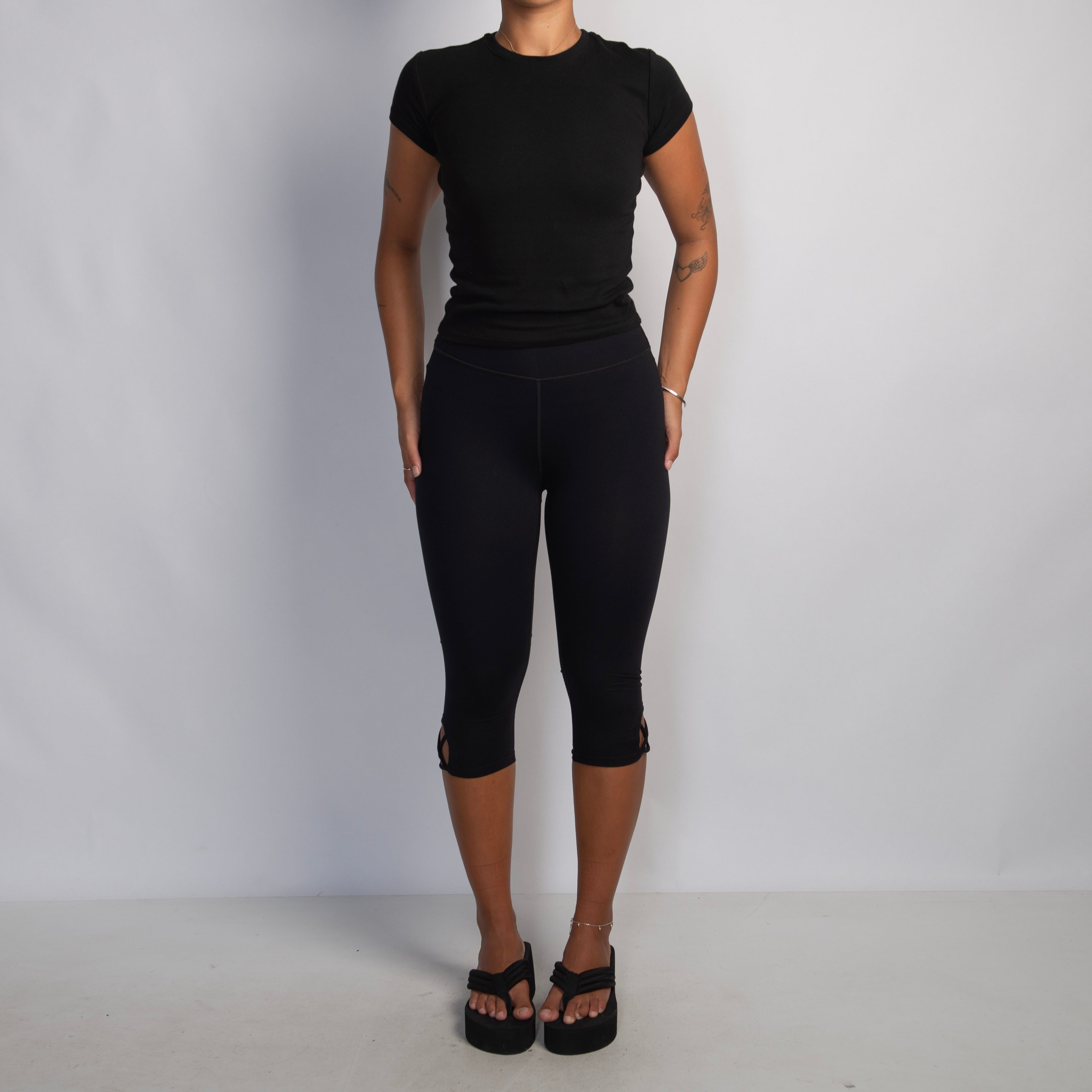 BLACK CUT OUT 3/4 TIGHTS