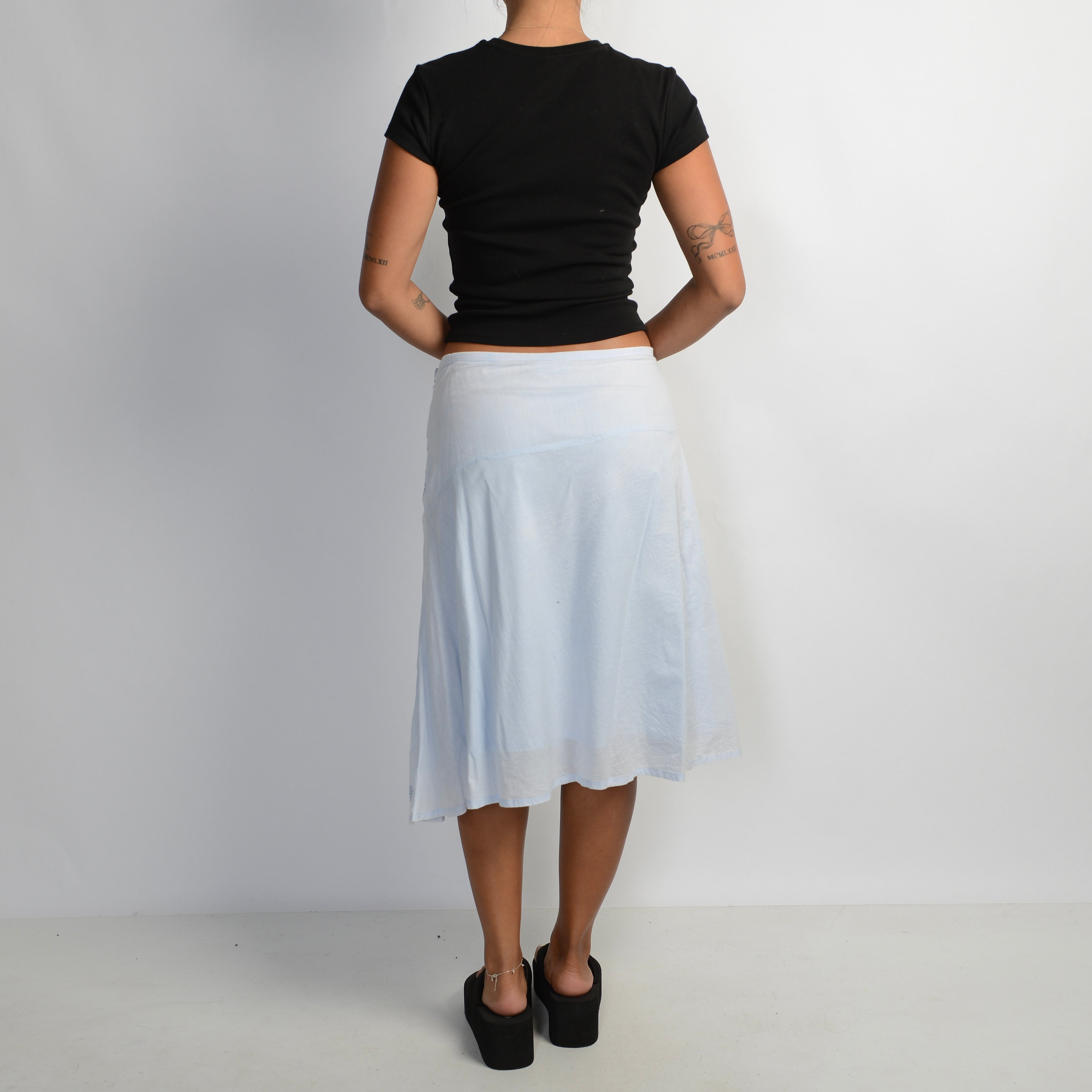 BLUE EMBROIDERED MIDI SKIRT