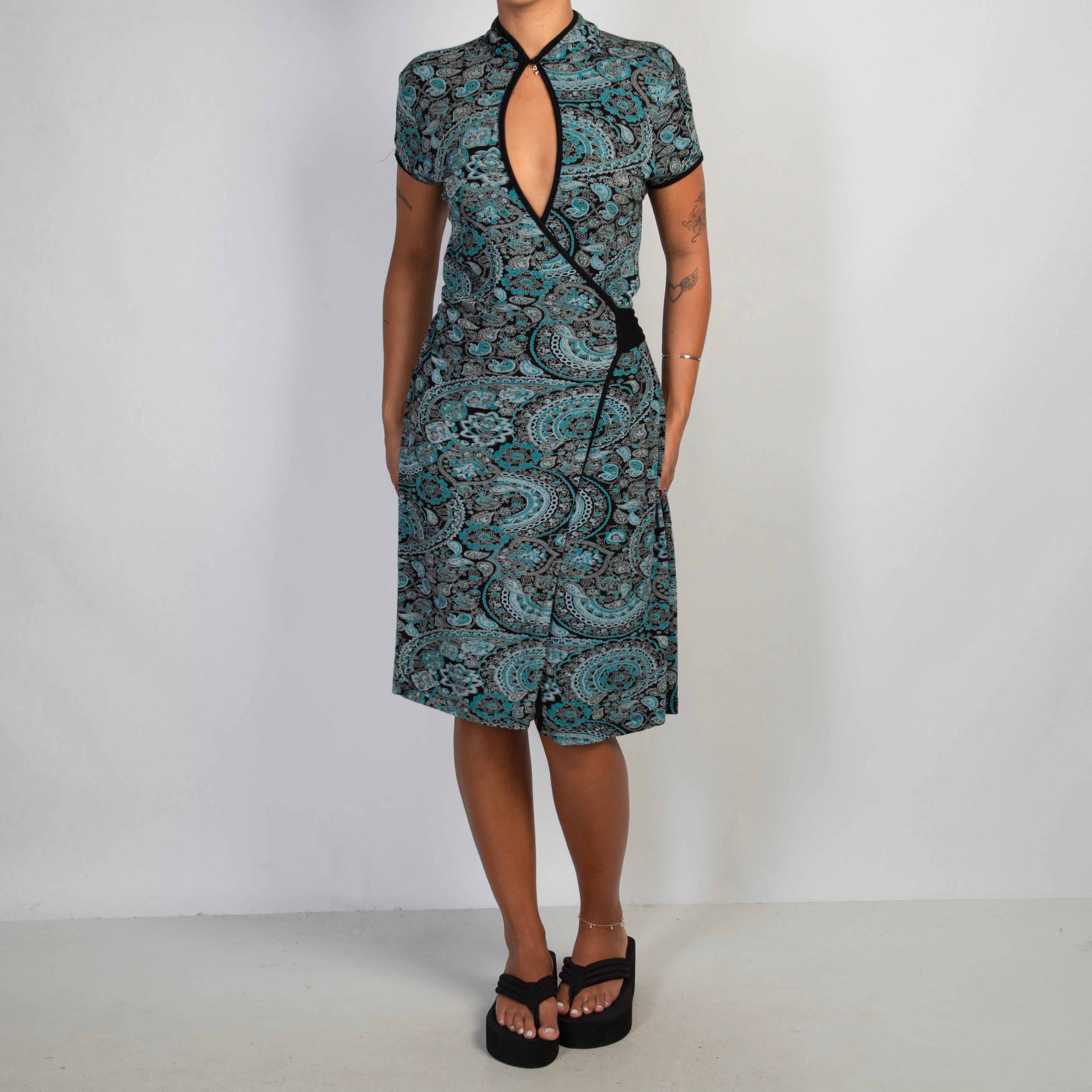 PATTERN WRAP DRESS