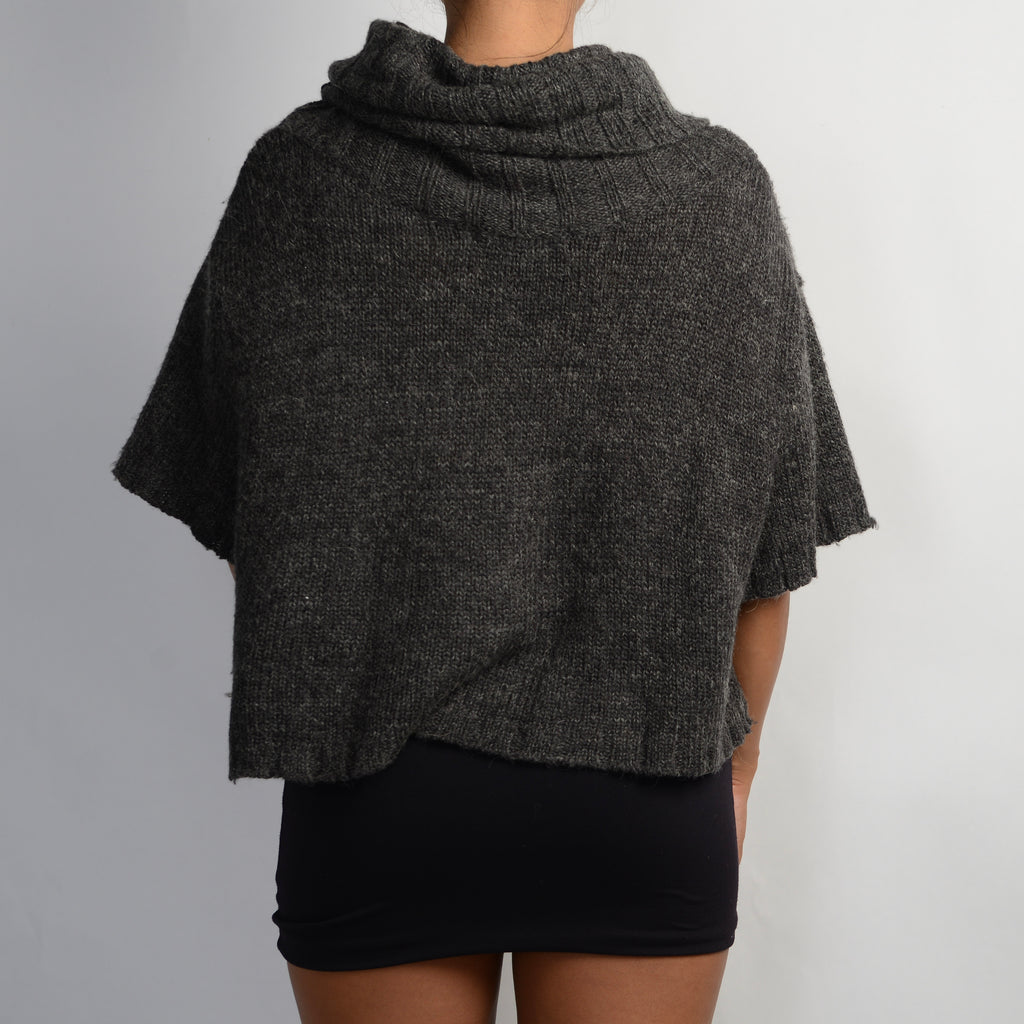 CHARCOAL WOOL KNIT TOP