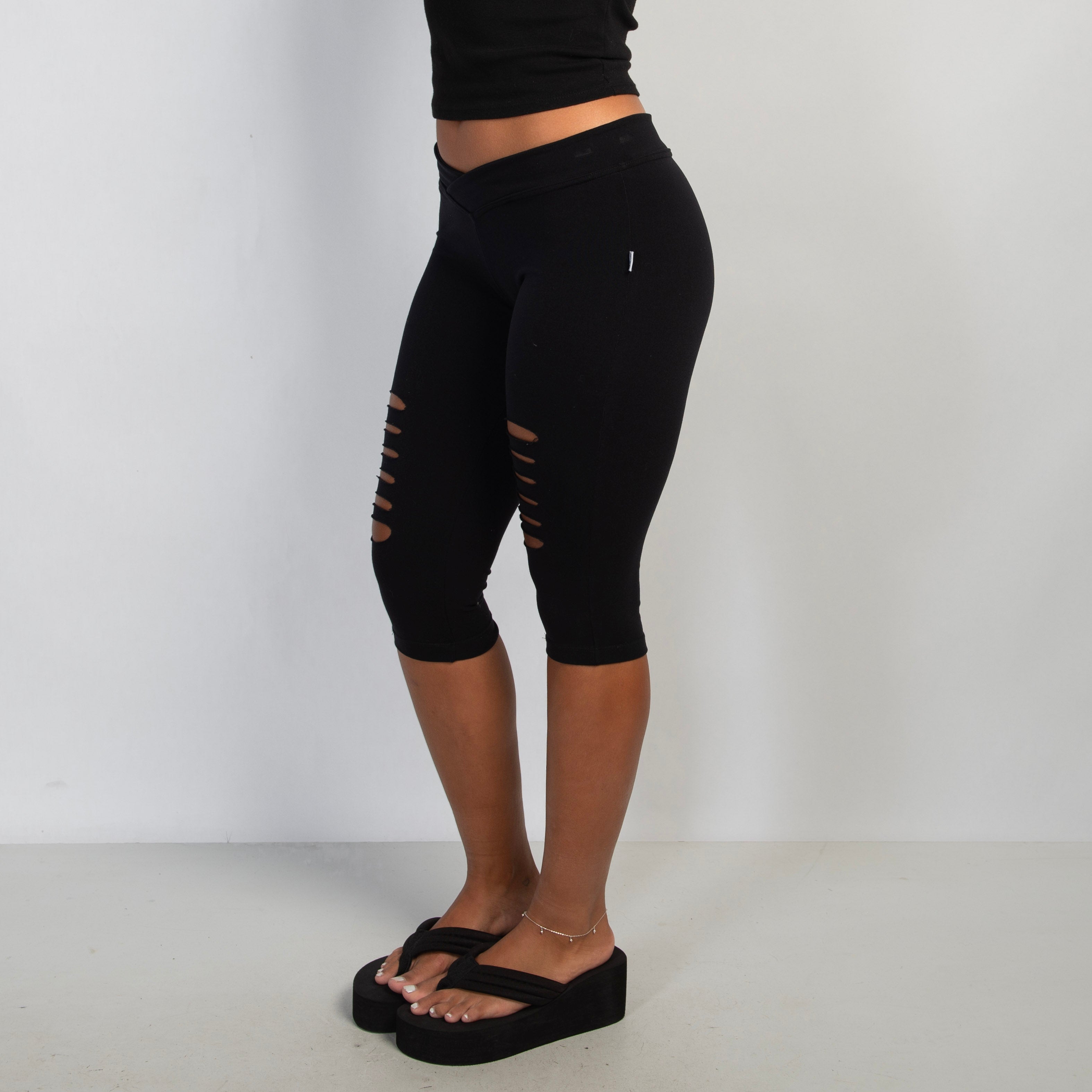 CUT OUT CAPRI TIGHTS
