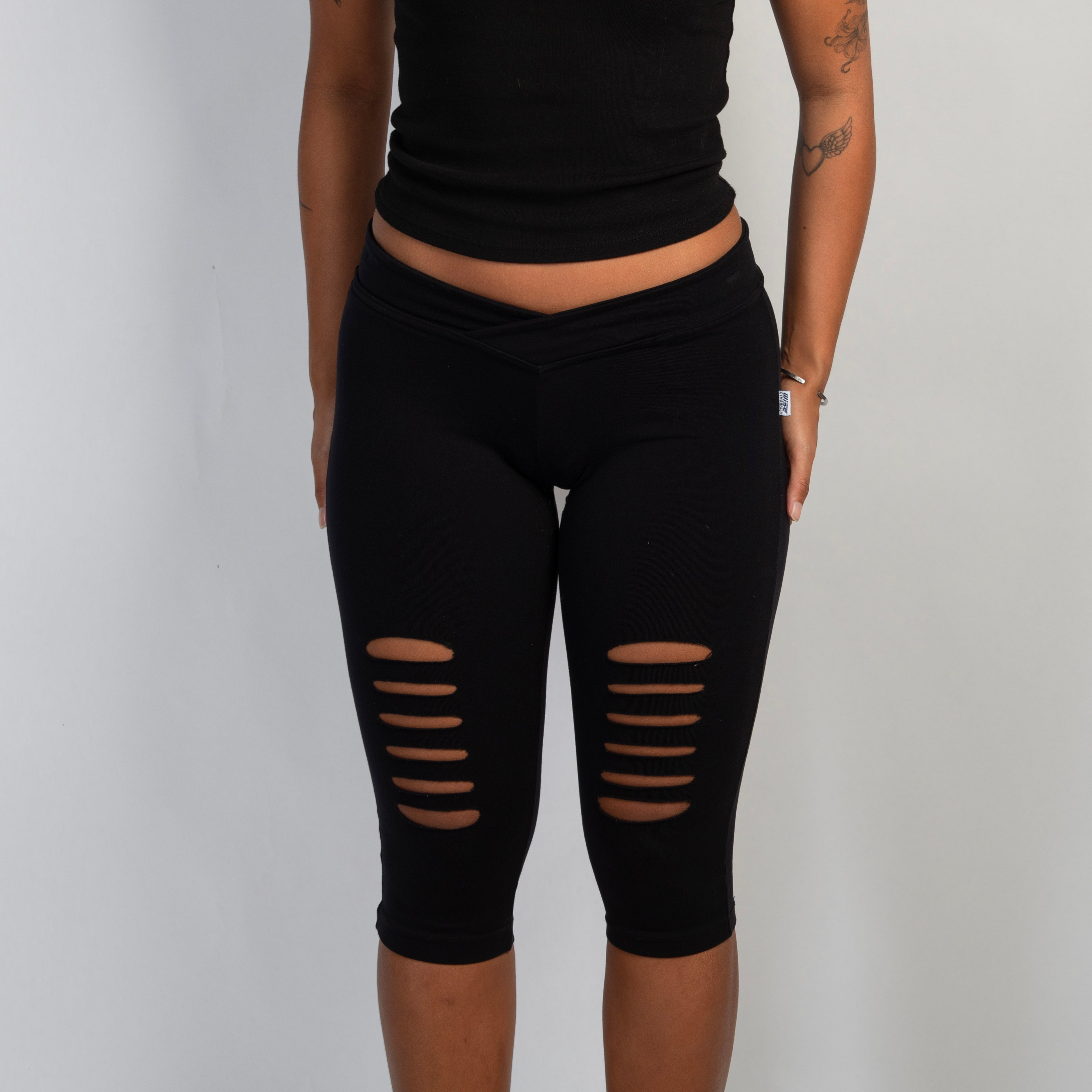 CUT OUT CAPRI TIGHTS