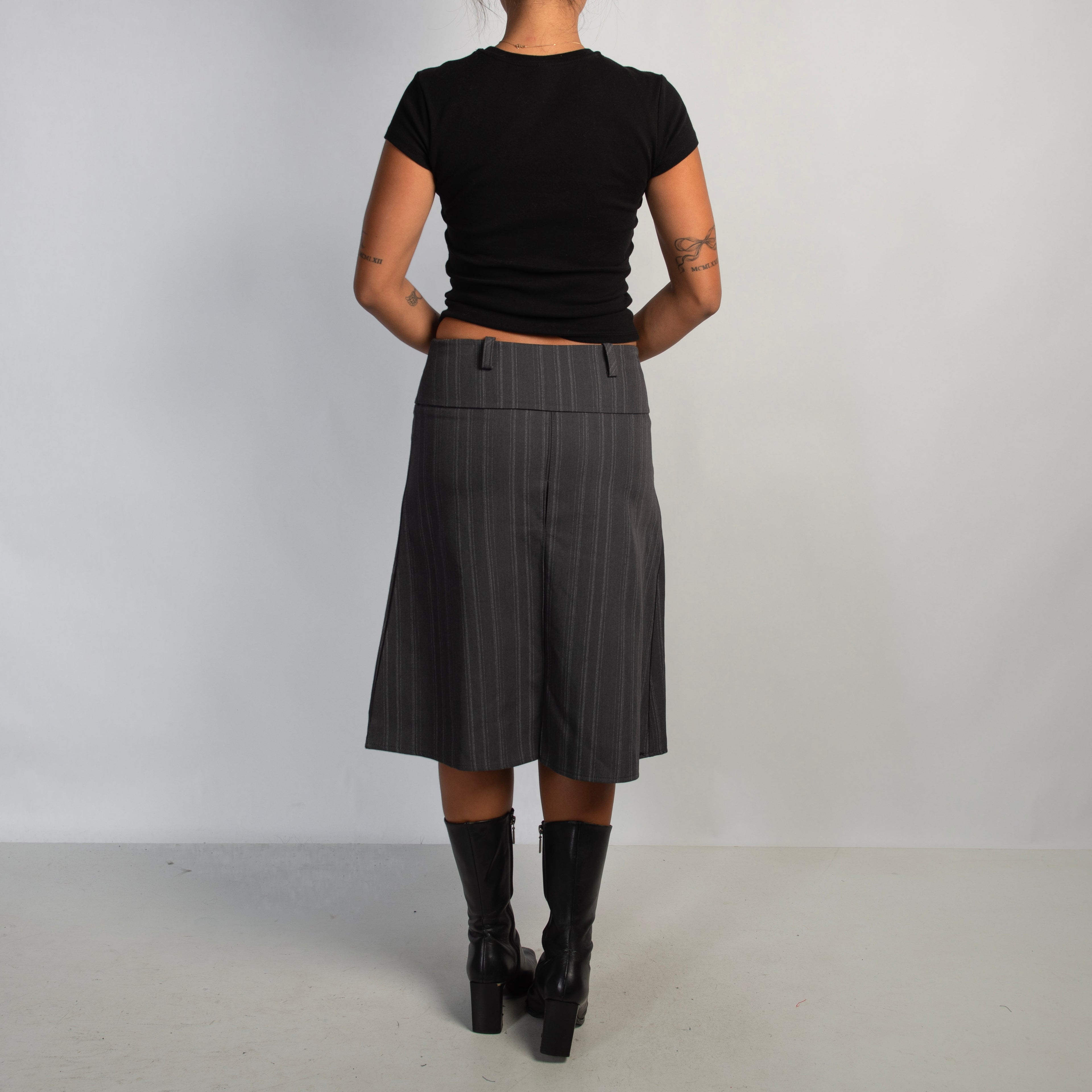 GREY STRIPE PLEAT SKIRT