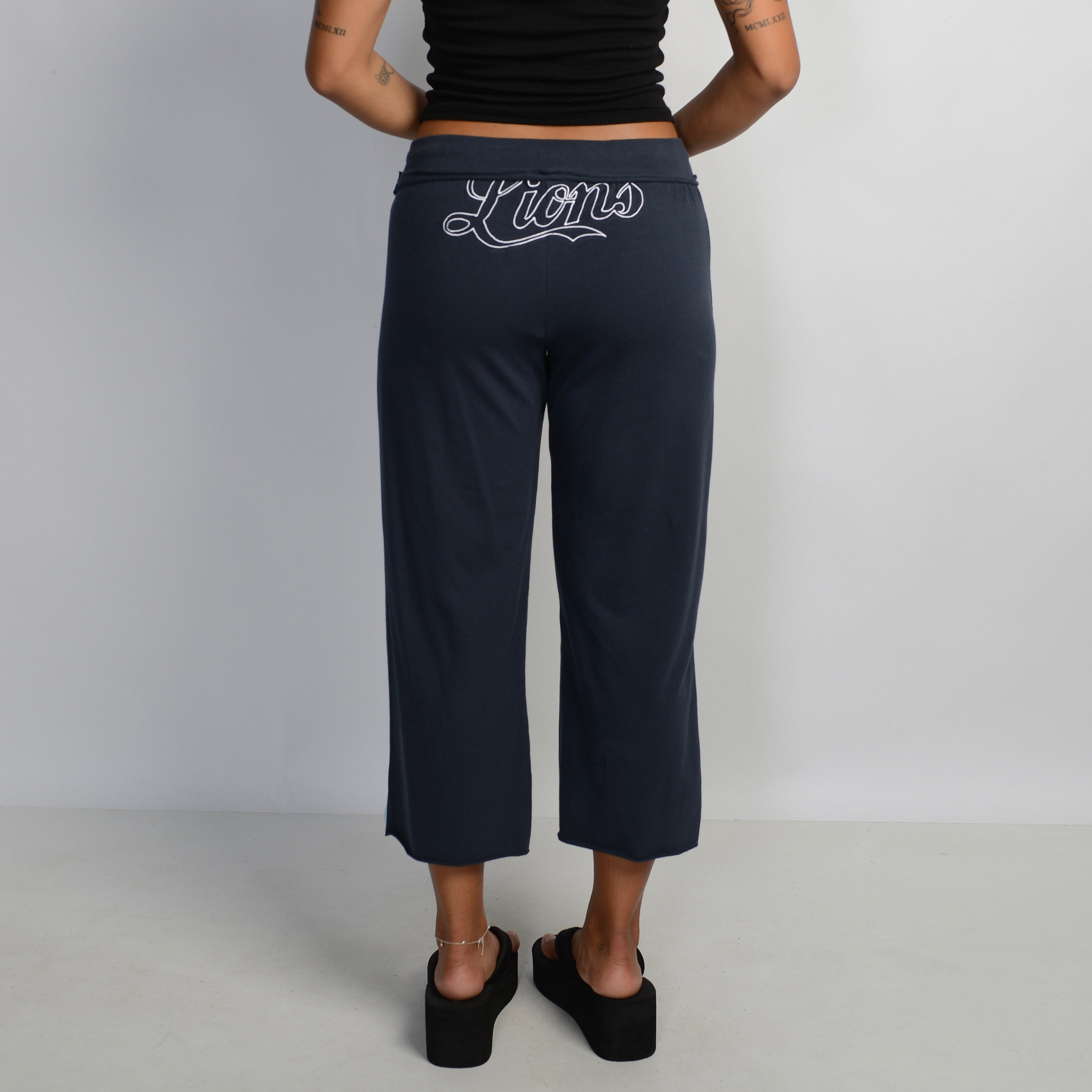 NAVY CAPRI LOUNGE PANTS