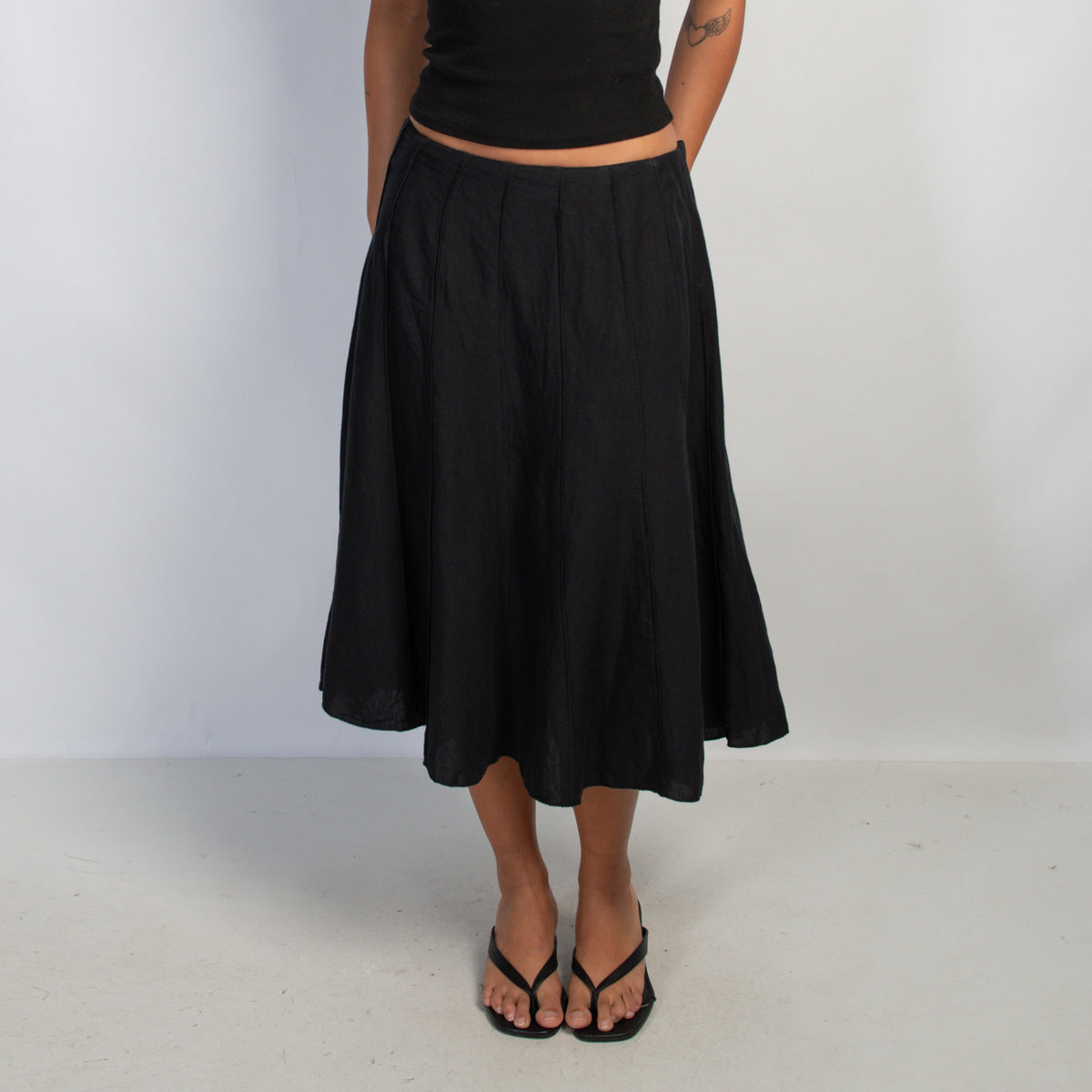 BLACK MIDI SKIRT