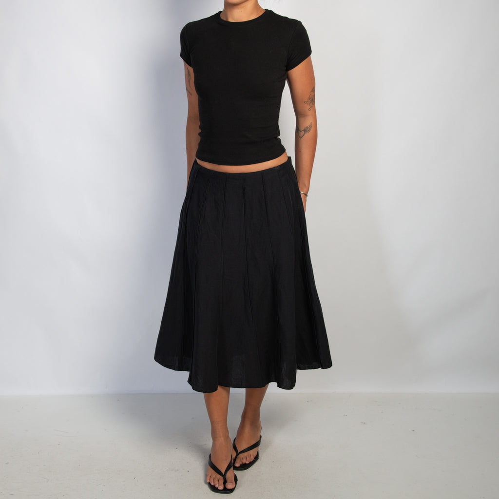 BLACK MIDI SKIRT