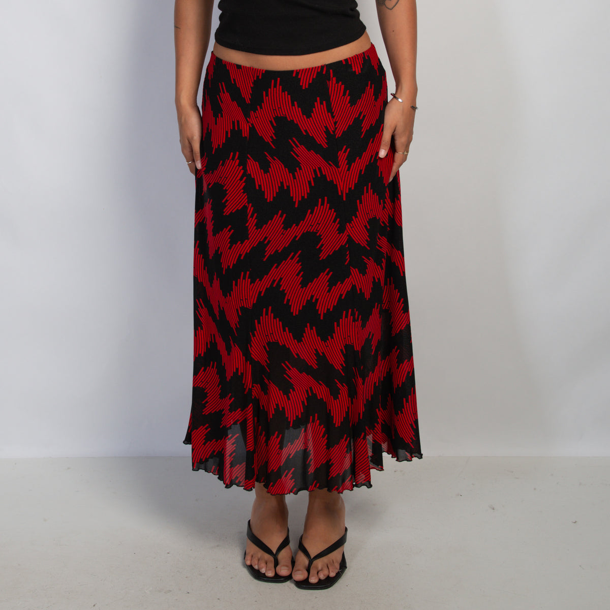 RED PATTERN SKIRT