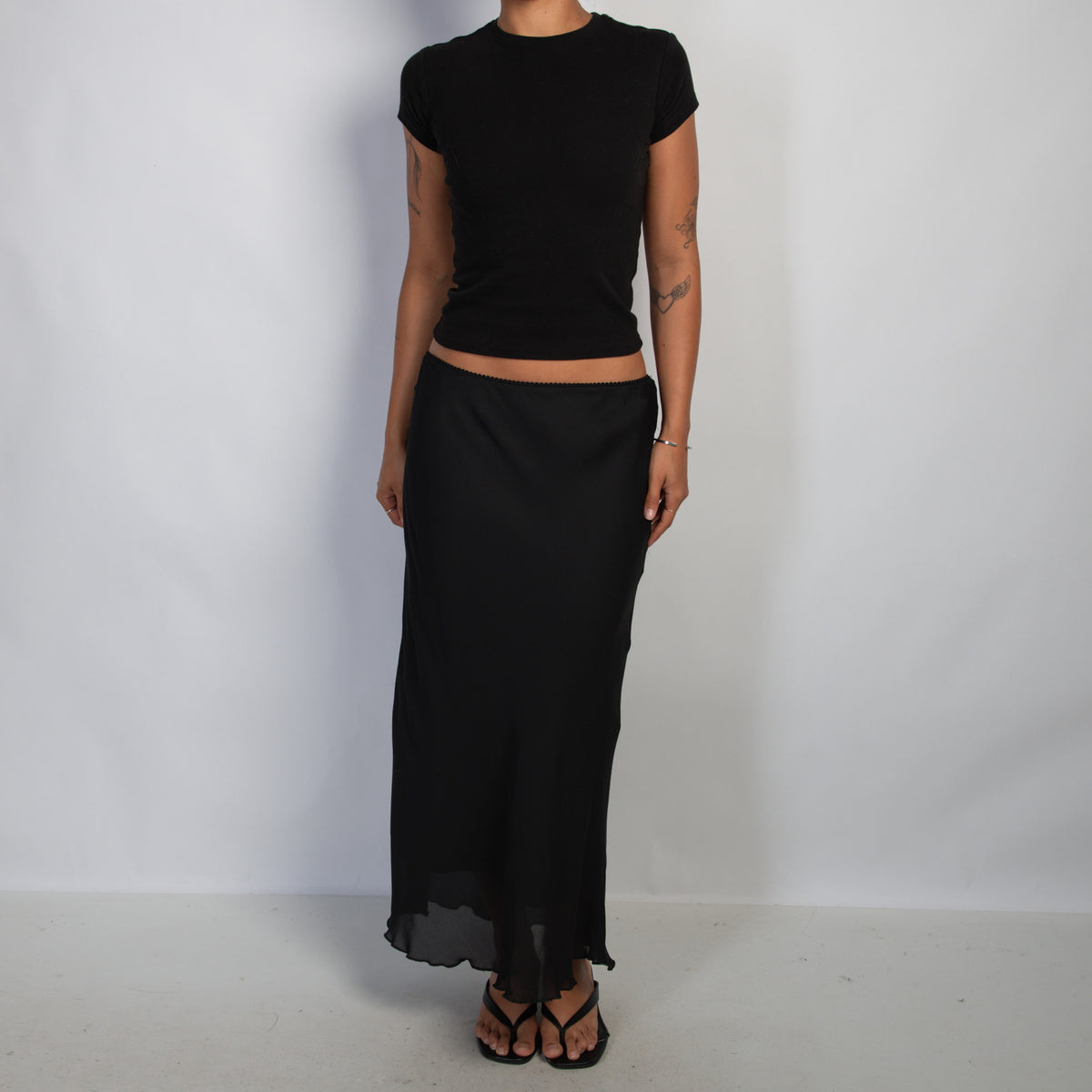 BLACK LONGLINE SKIRT