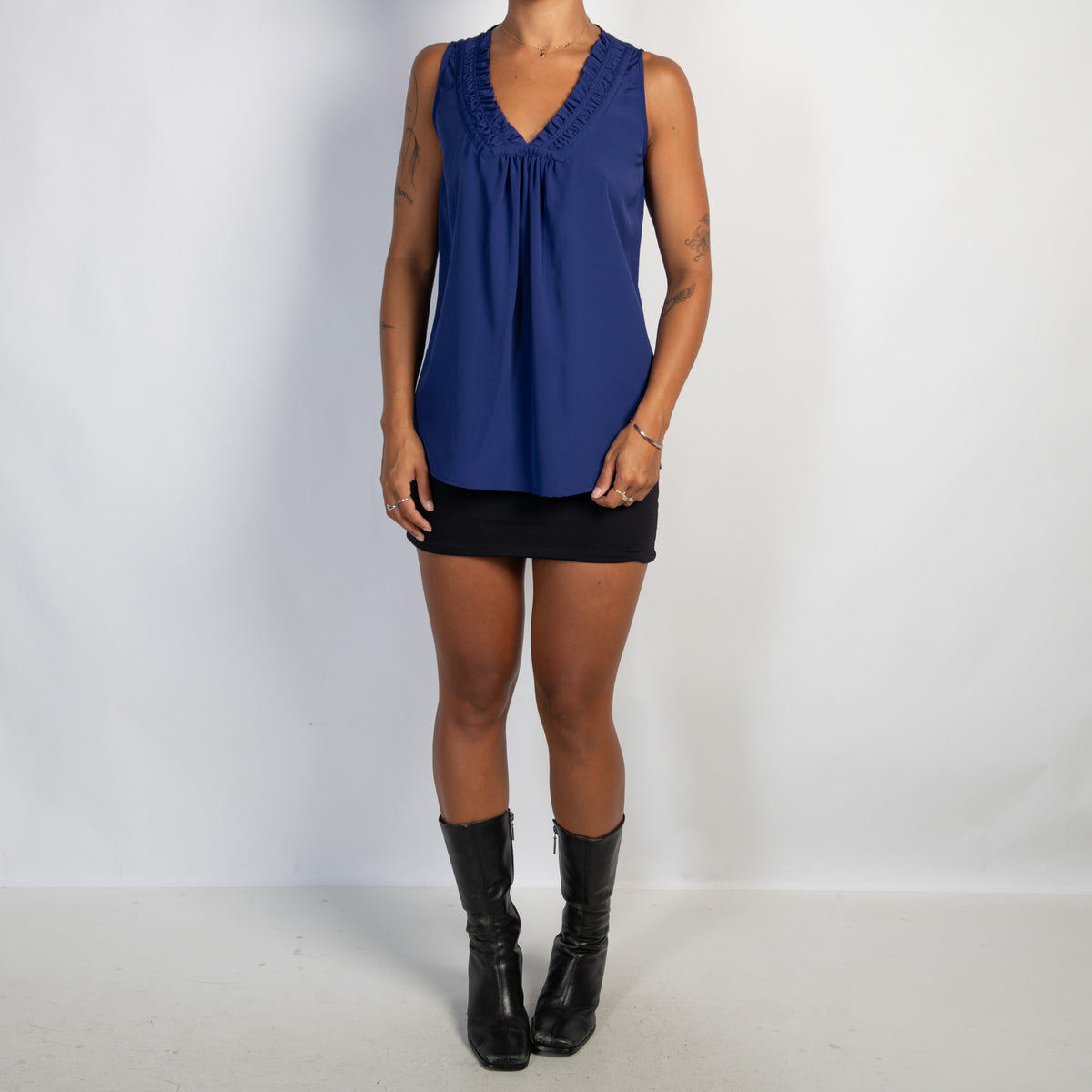VIOLET SLEEVELESS TOP
