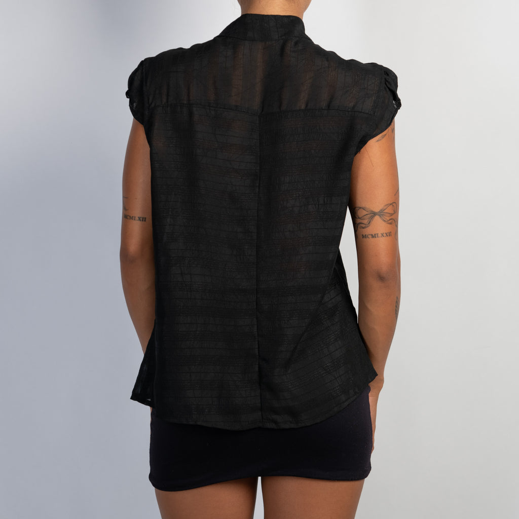 BLACK RUFFLE BLOUSE