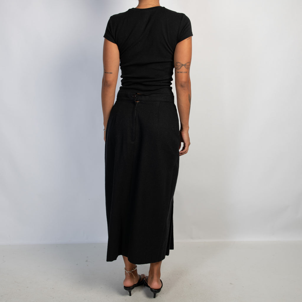 BLACK WOOL SKIRT