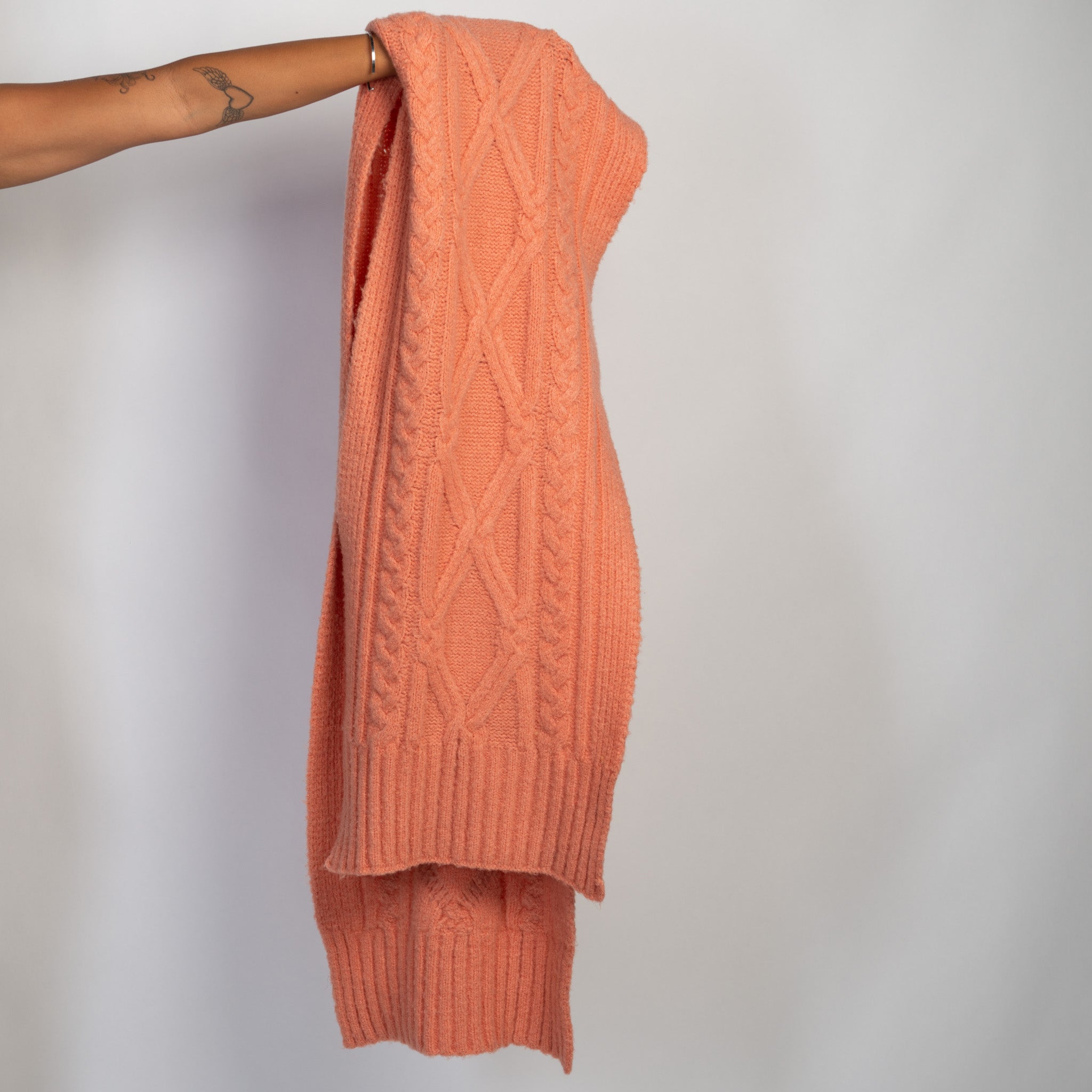 SALMON PINK KNIT SCARF