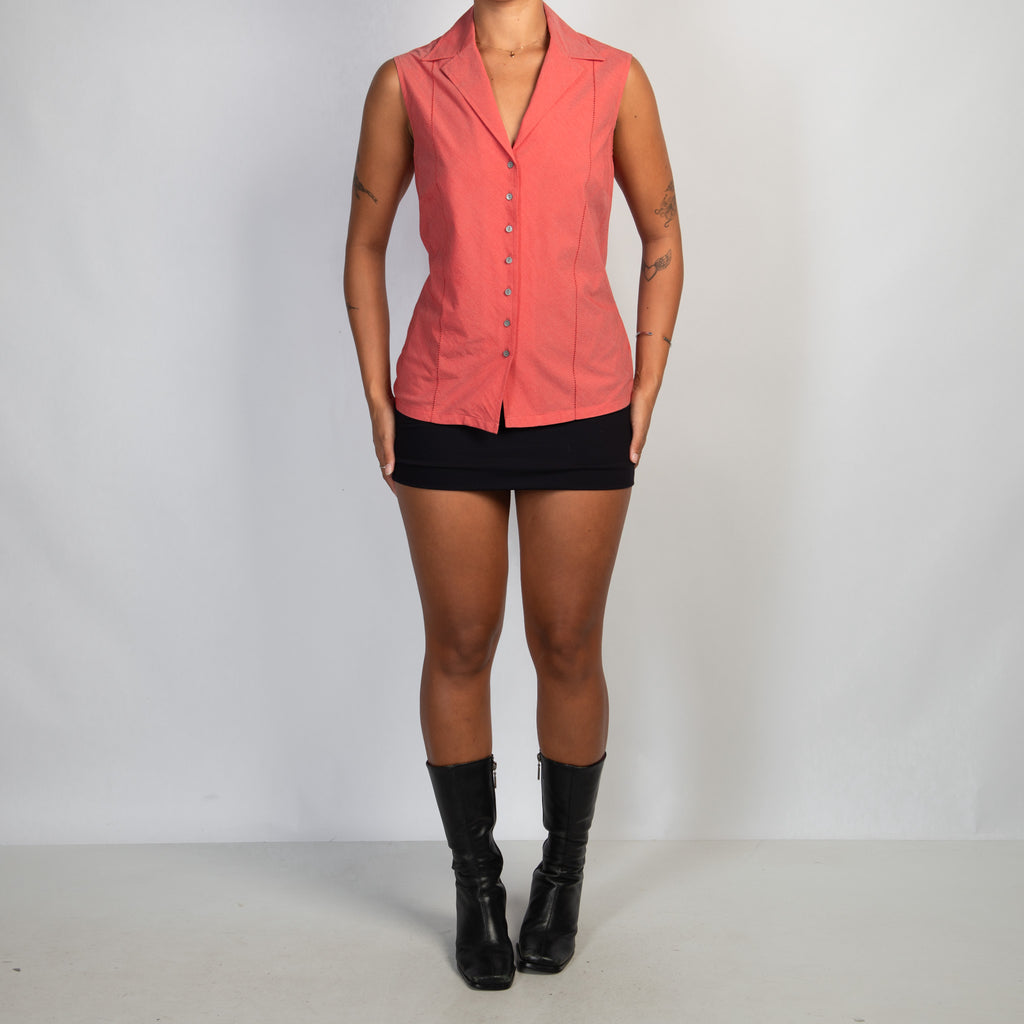 SLEEVELESS BUTTON BLOUSE