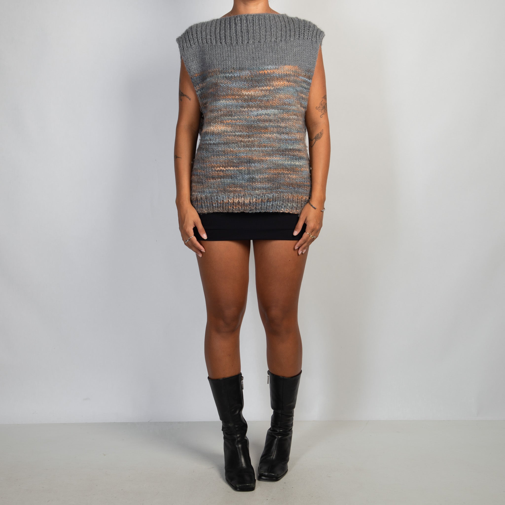 GREY CHUNKY KNIT VEST