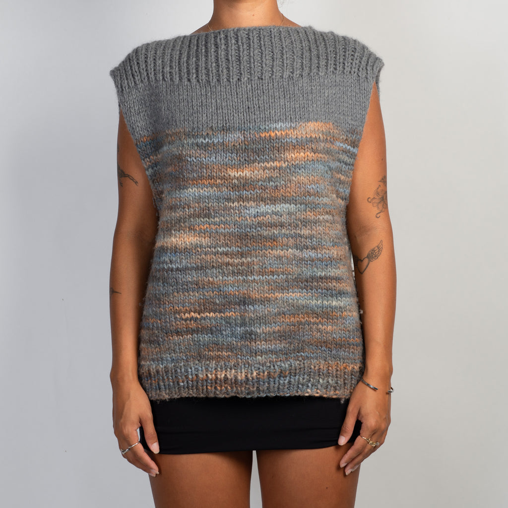 GREY CHUNKY KNIT VEST