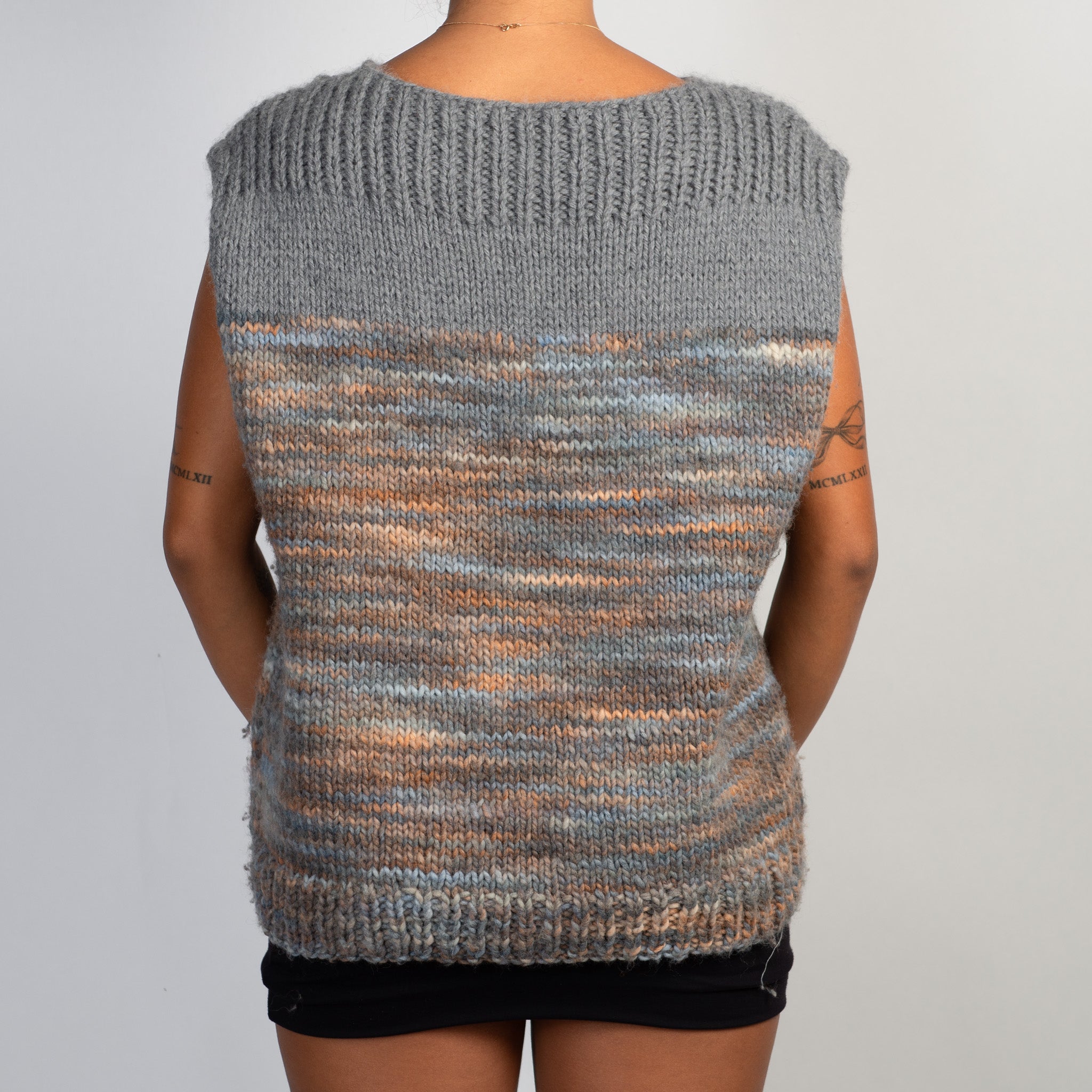 GREY CHUNKY KNIT VEST