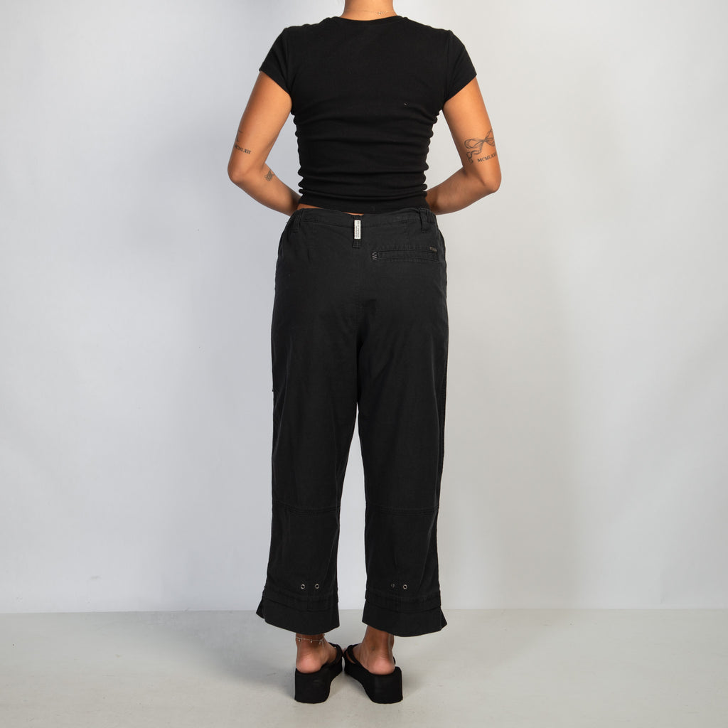 BLACK CROP CARGO PANTS