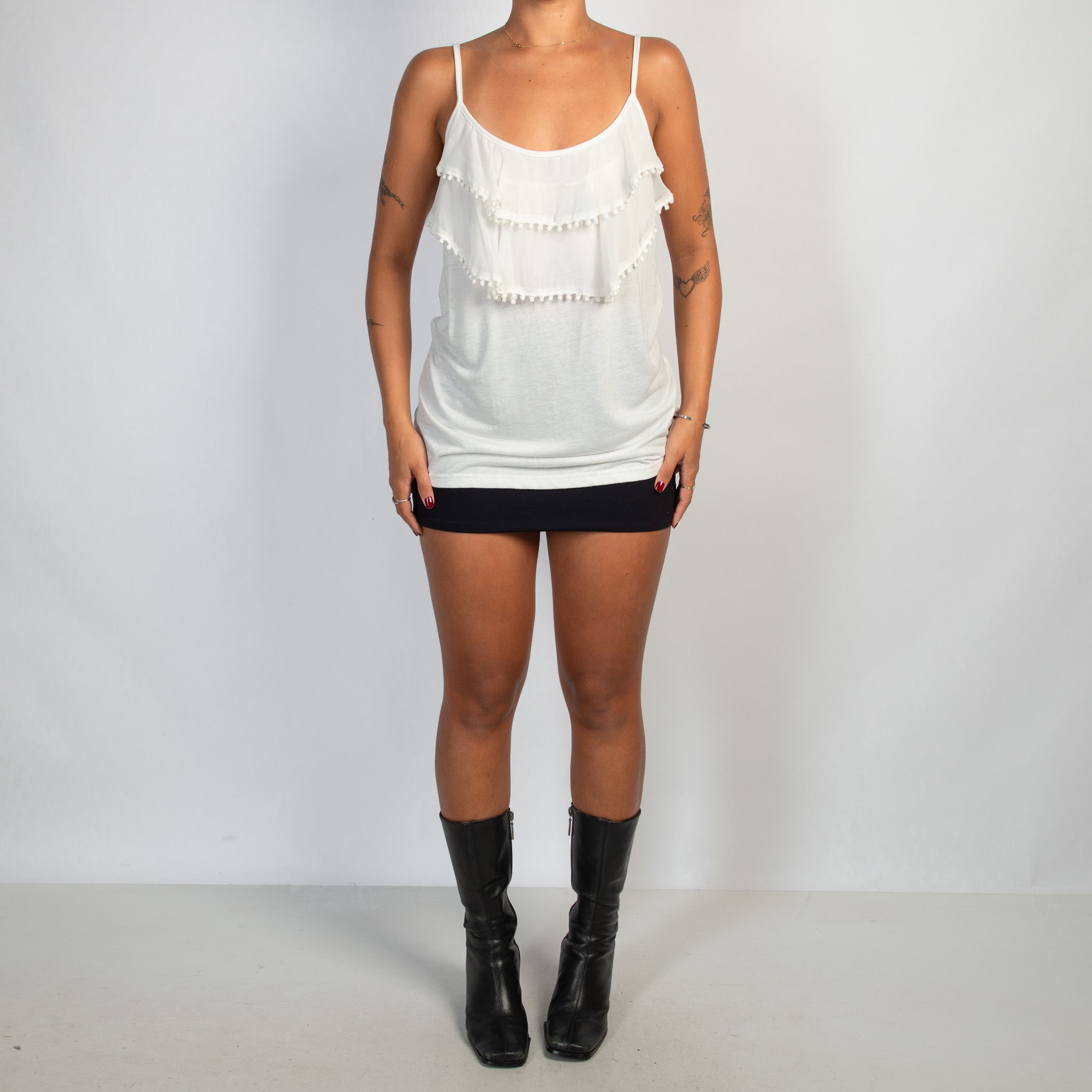 WHITE RUFFLE SINGLET