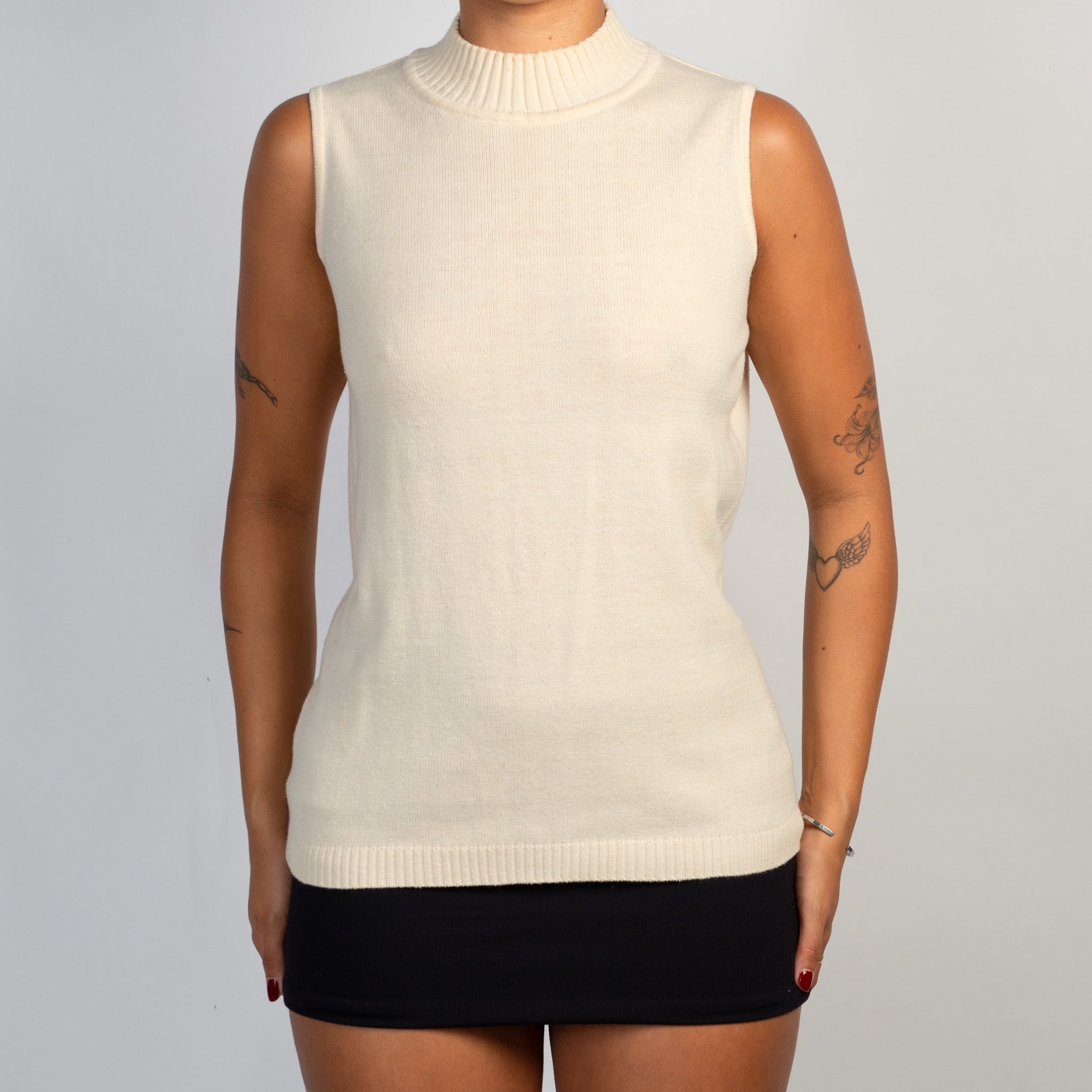 BEIGE KNIT SLEEVELESS TOP
