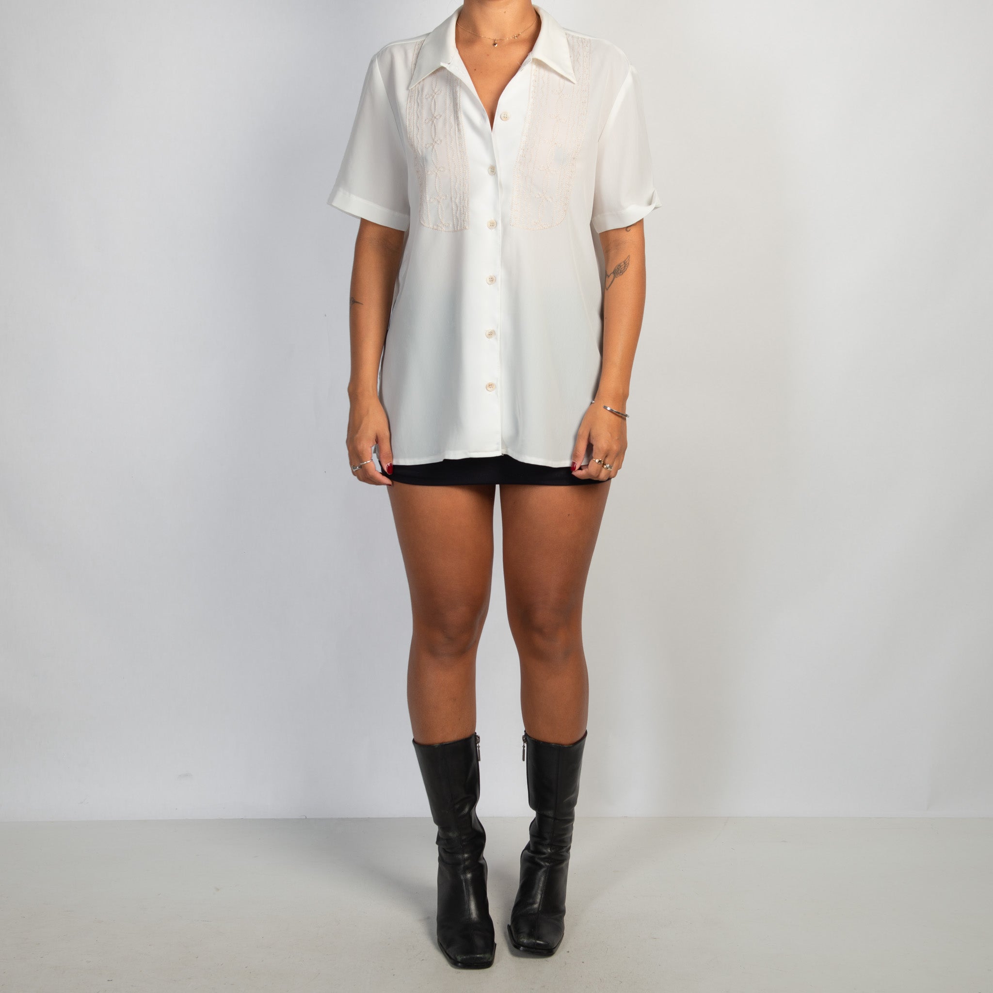 WHITE BOXY BLOUSE