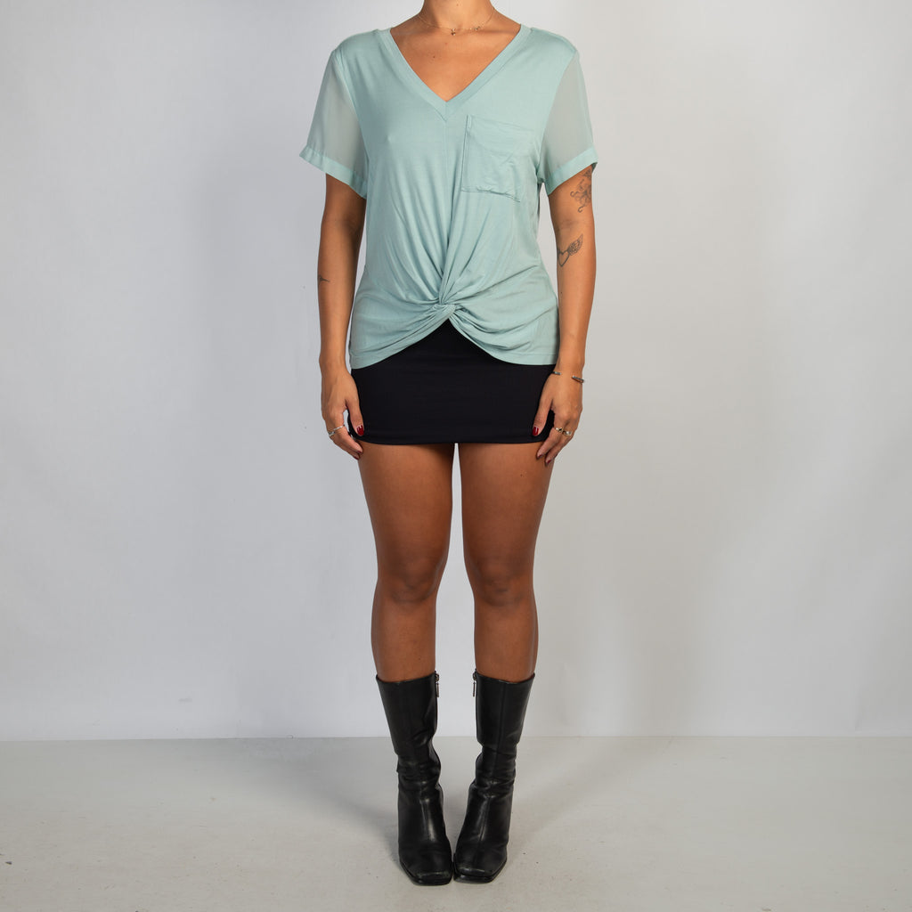 TWIST FRONT TEE