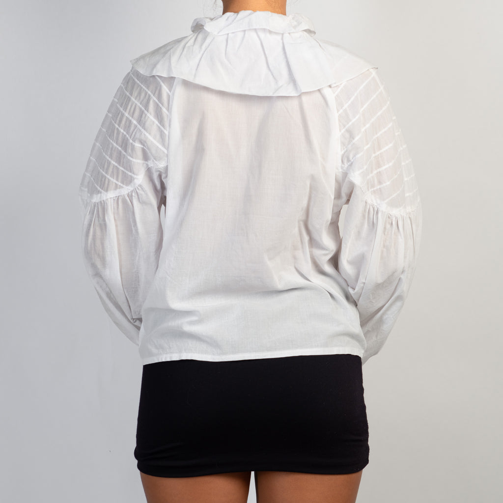 WHITE RUFFLE BLOUSE