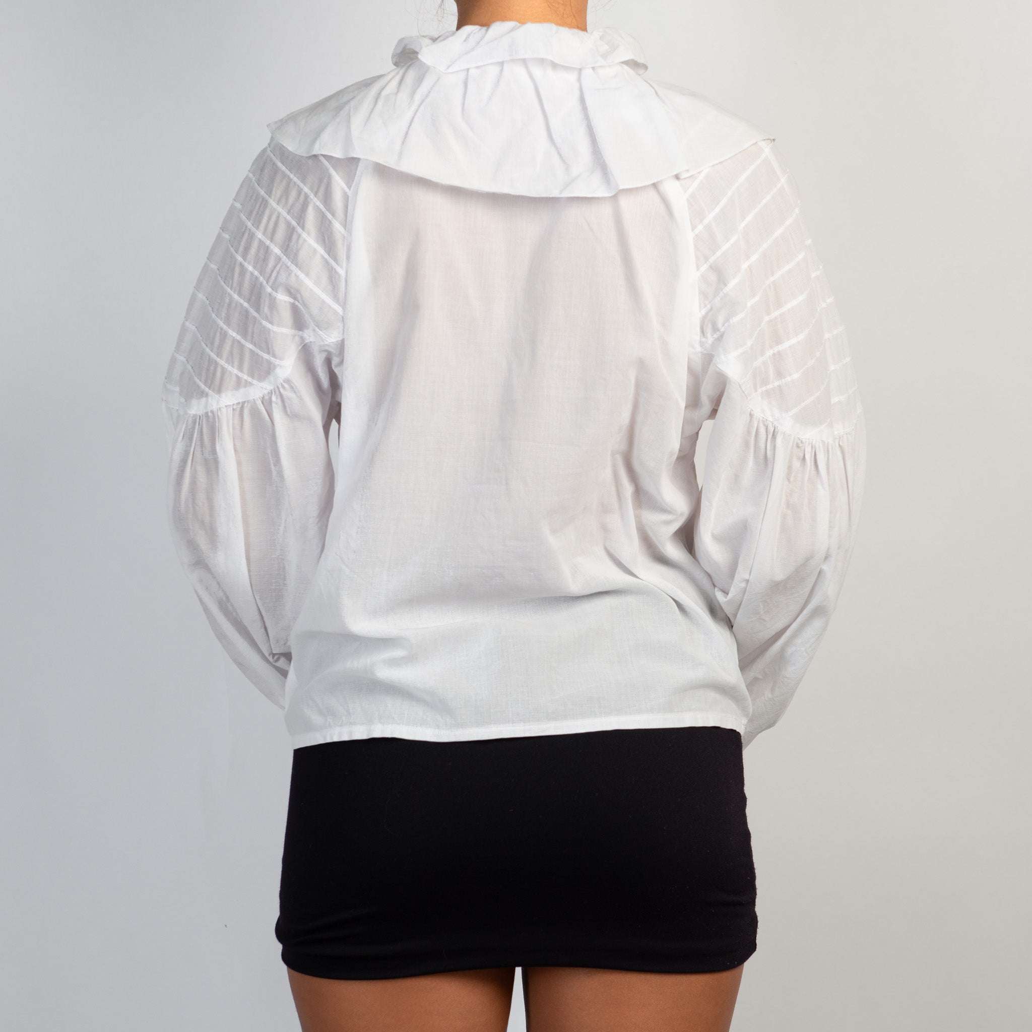 WHITE RUFFLE BLOUSE