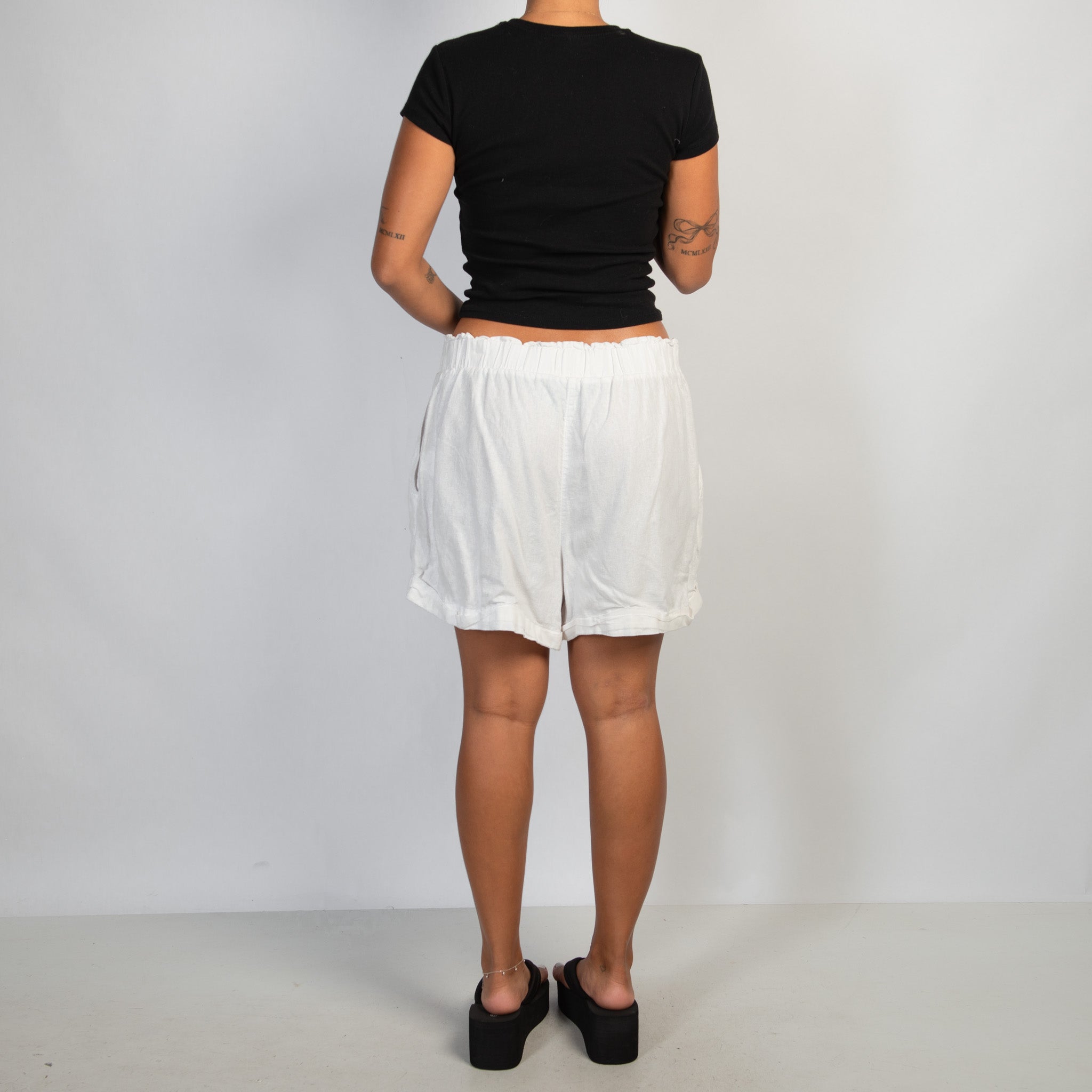 WHITE LINEN SHORTS