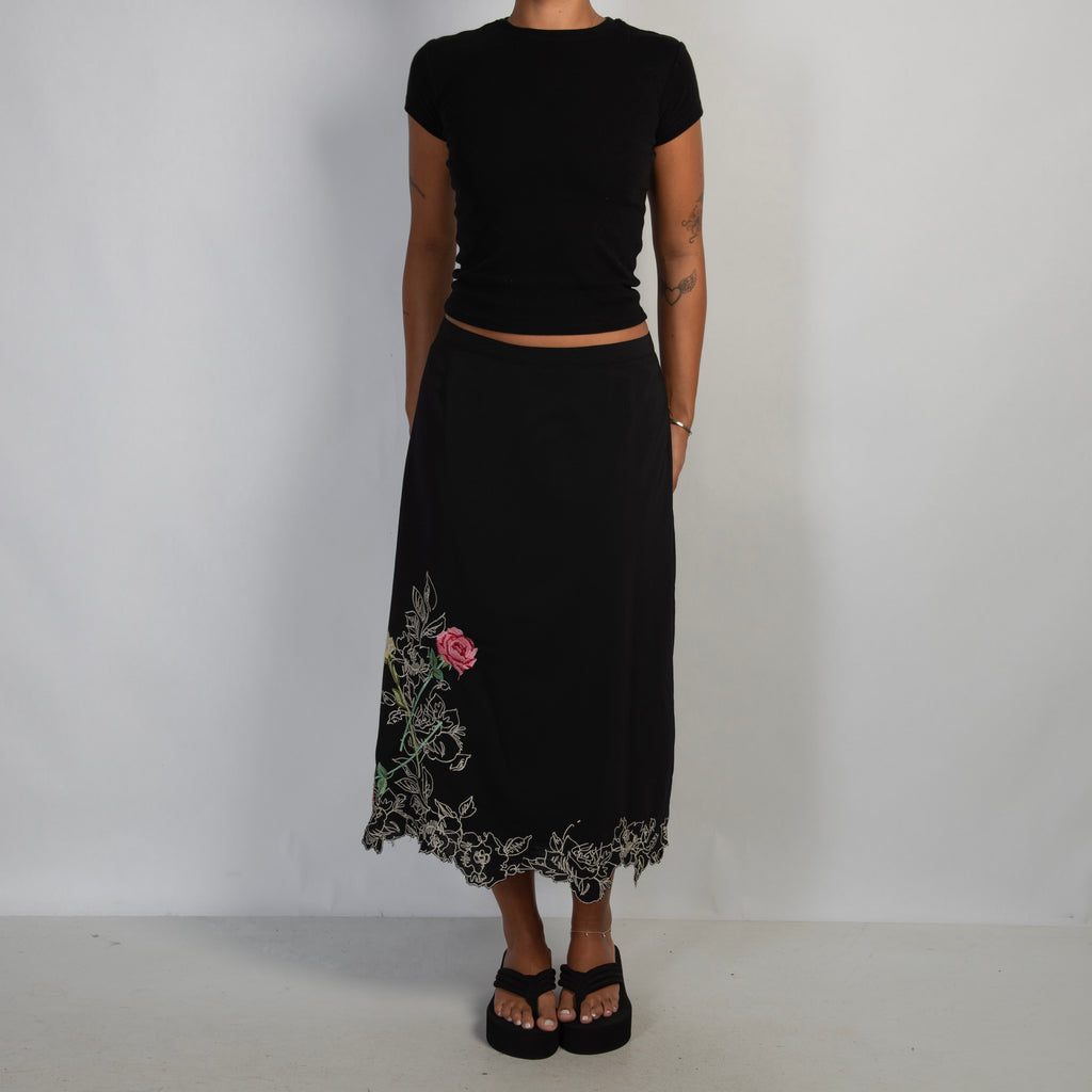 BLACK FLORAL TRIM SKIRT
