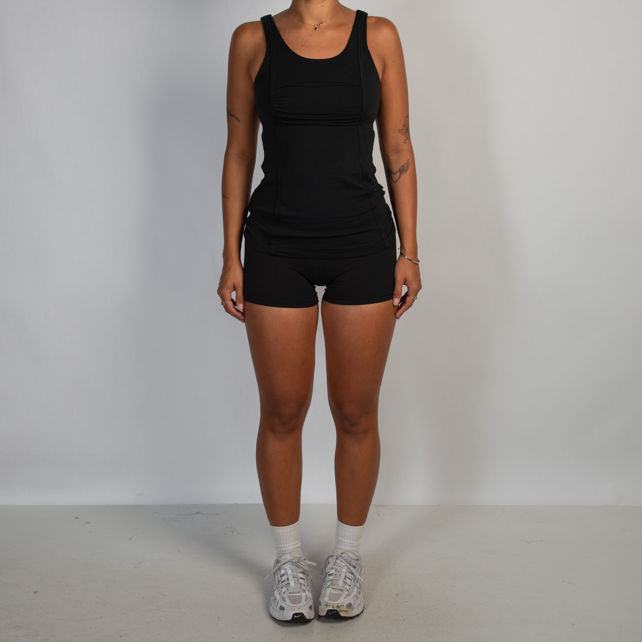 BLACK ACTIVE TANK TOP