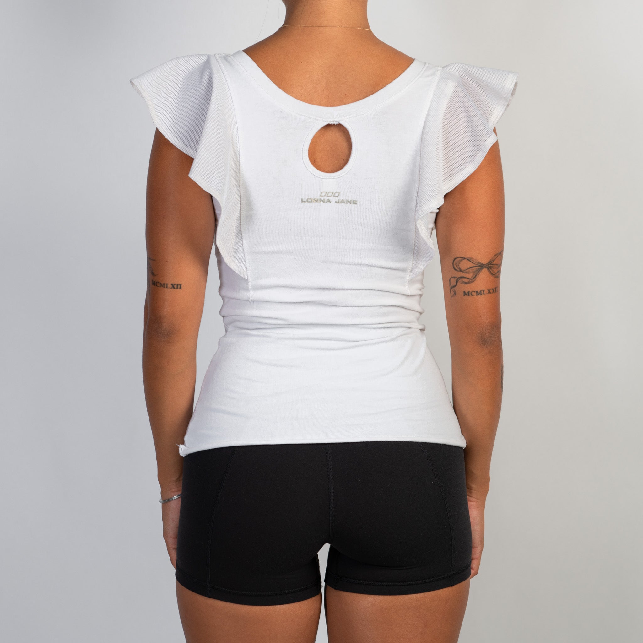 WHITE RUFFLE TOP